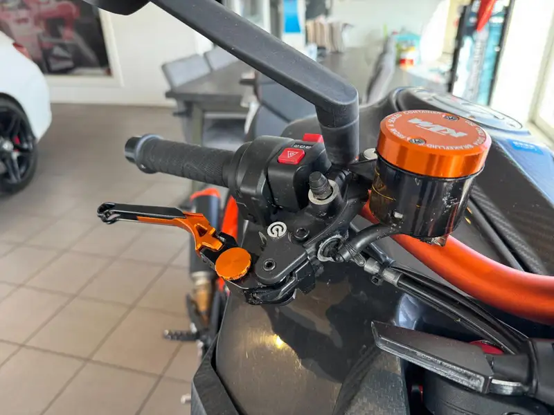 KTM 1290 Super Duke R - foto 6