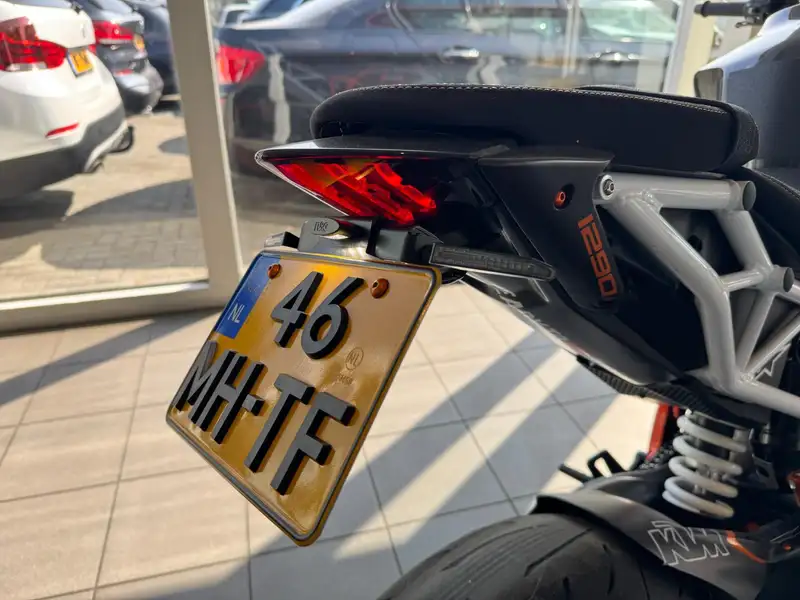 KTM 1290 Super Duke R - foto 8