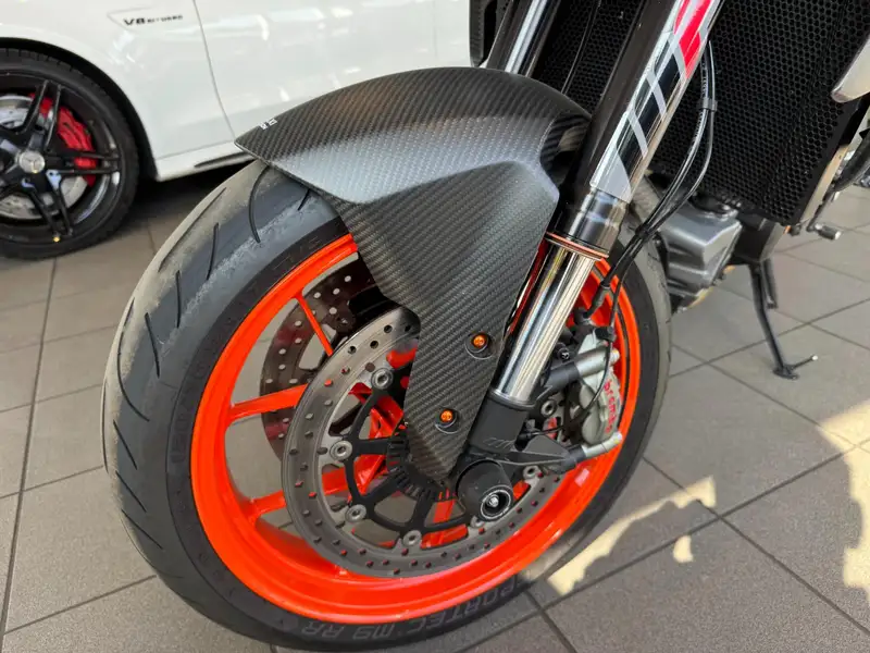 KTM 1290 Super Duke R - foto 4