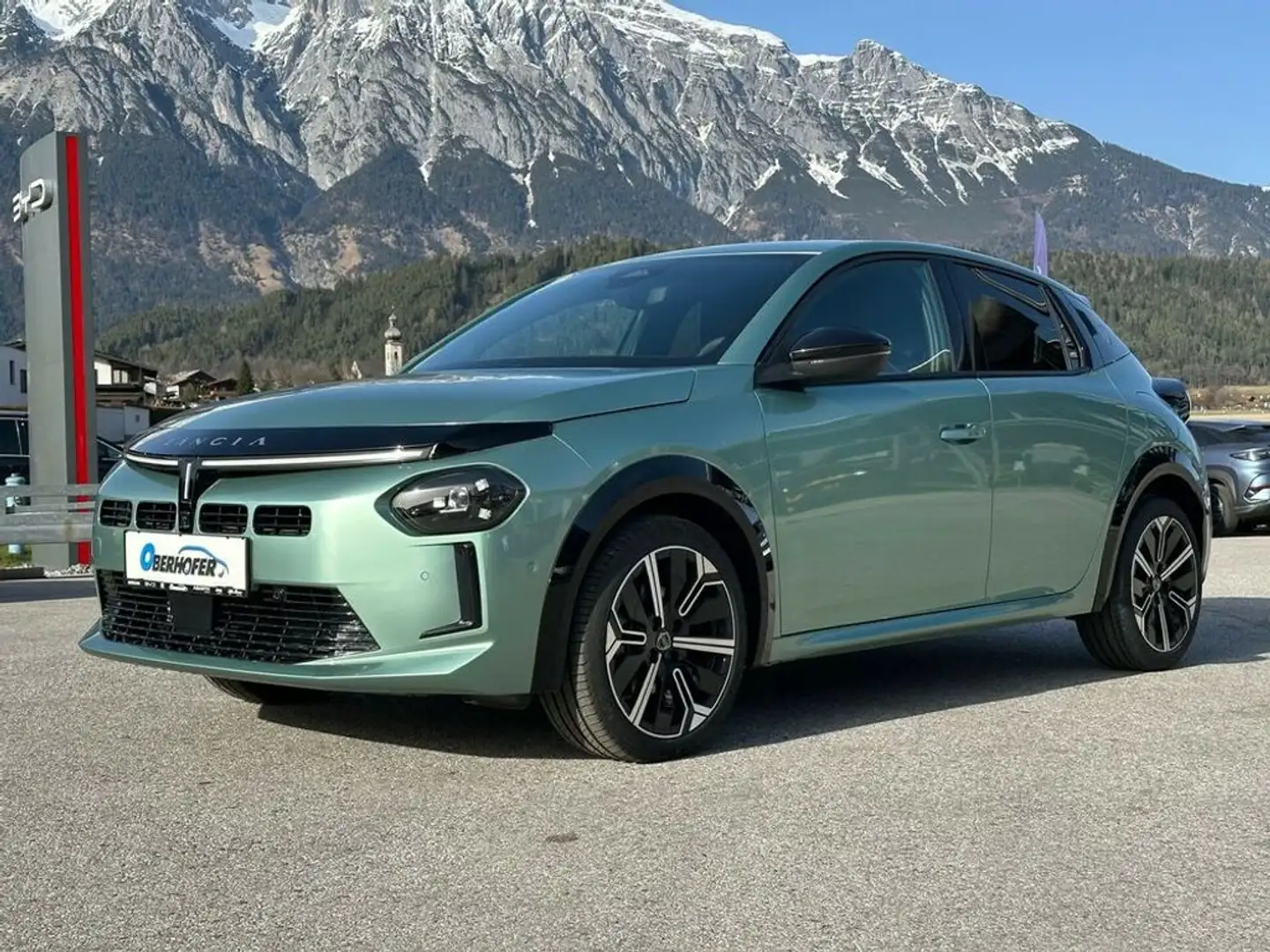 Lancia Ypsilon LX IBRIDA 1.2 MHEV 110PS DDCT Grün - 2