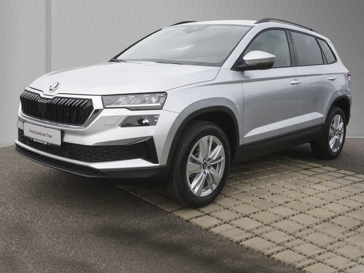 Skoda Karoq 1,5 TSi DSG Selection Silber - 2