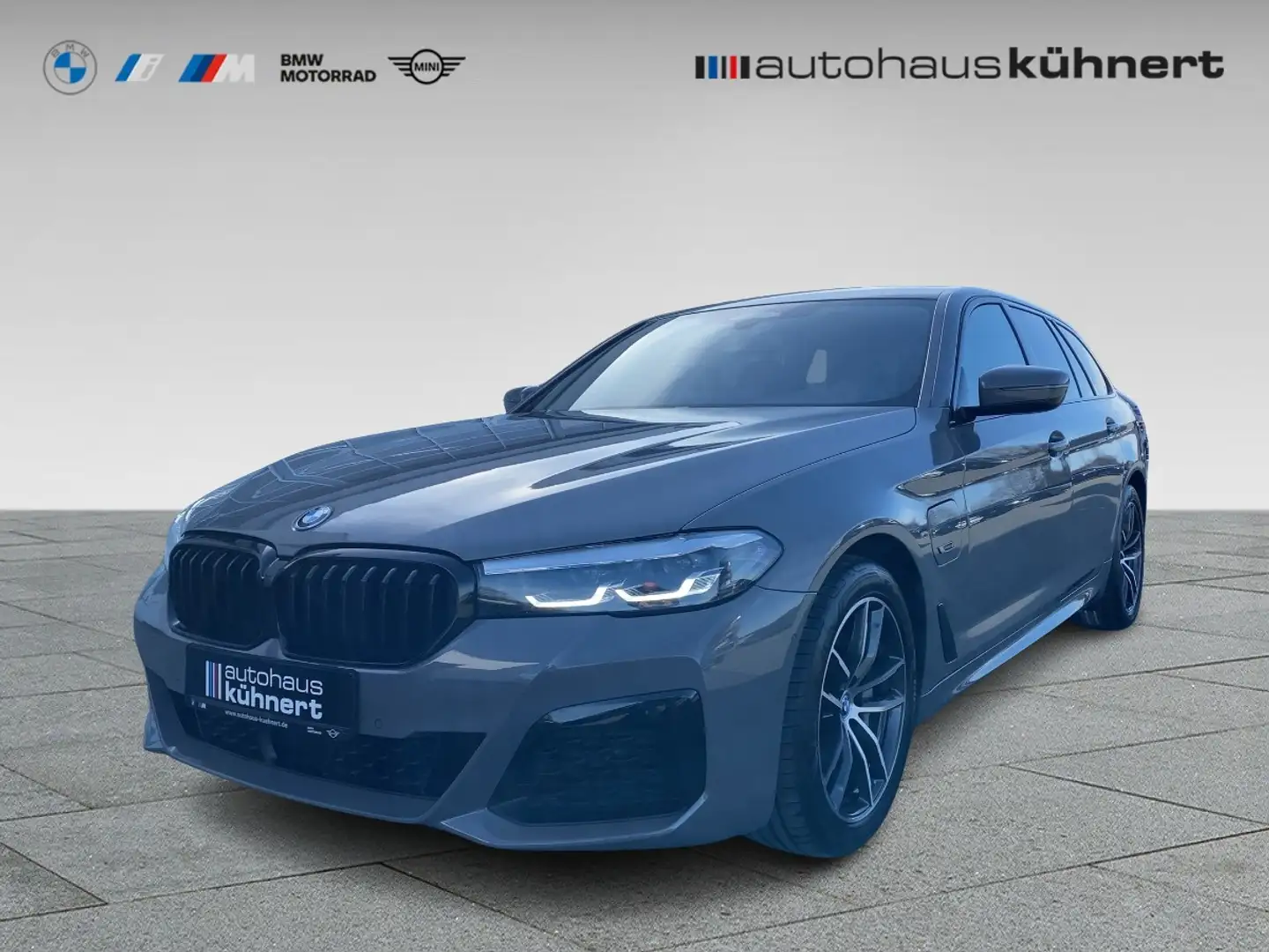 BMW 530 e xDrive Touring ///M Sport AHK ACC Parkassist. Grijs - 1