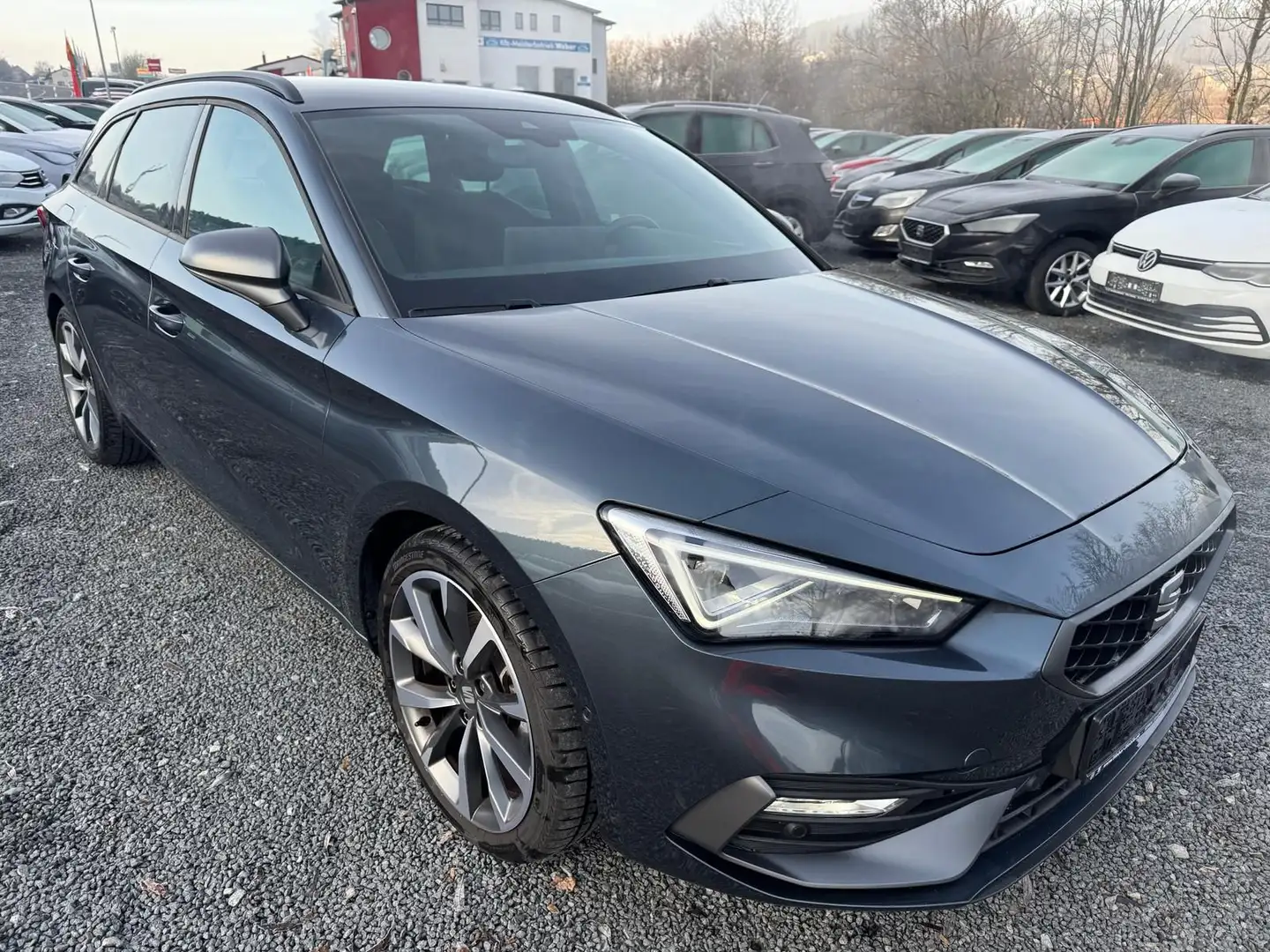 SEAT Leon ST 1.5 *FR*PDCHI+VO+KAMERA*NAVI*ACC*MATRIX- Gris - 1
