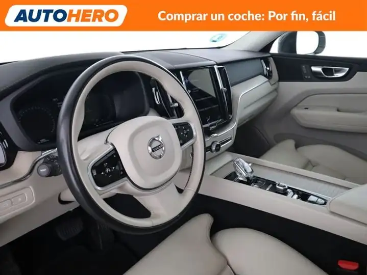 Volvo XC60 2021, foto 12