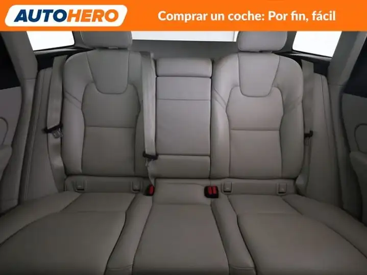 Volvo XC60 2021, foto 16