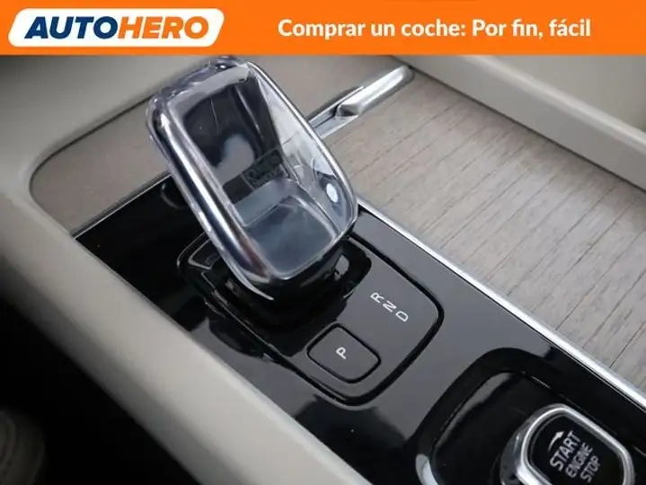 Volvo XC60 2021, foto 32