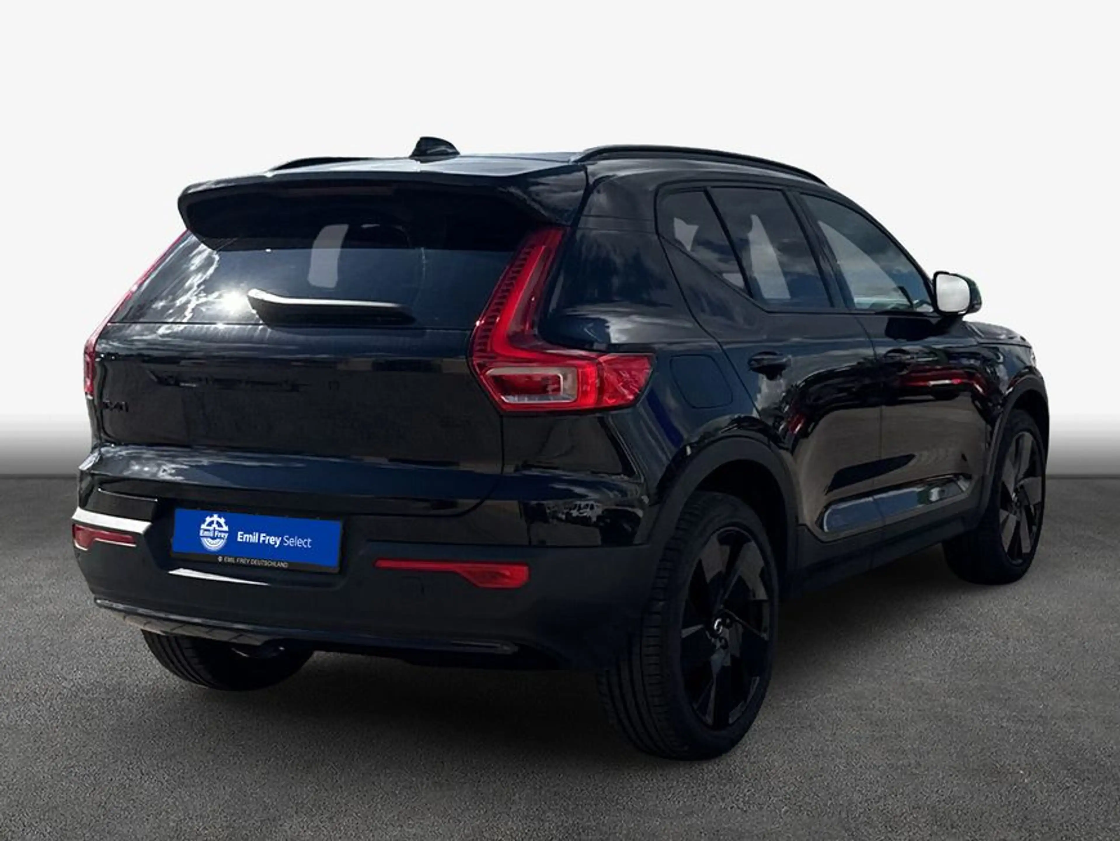 Volvo XC40 XC40 B3 B DKG Plus Black Edition — photo 2