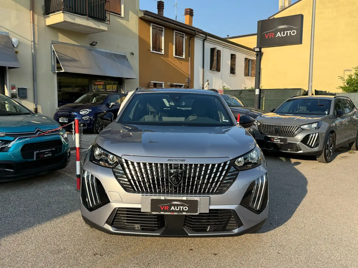 Peugeot 2008 1.2 puretech Allure 100 CV  s&s Promo FIN Grijs - 2