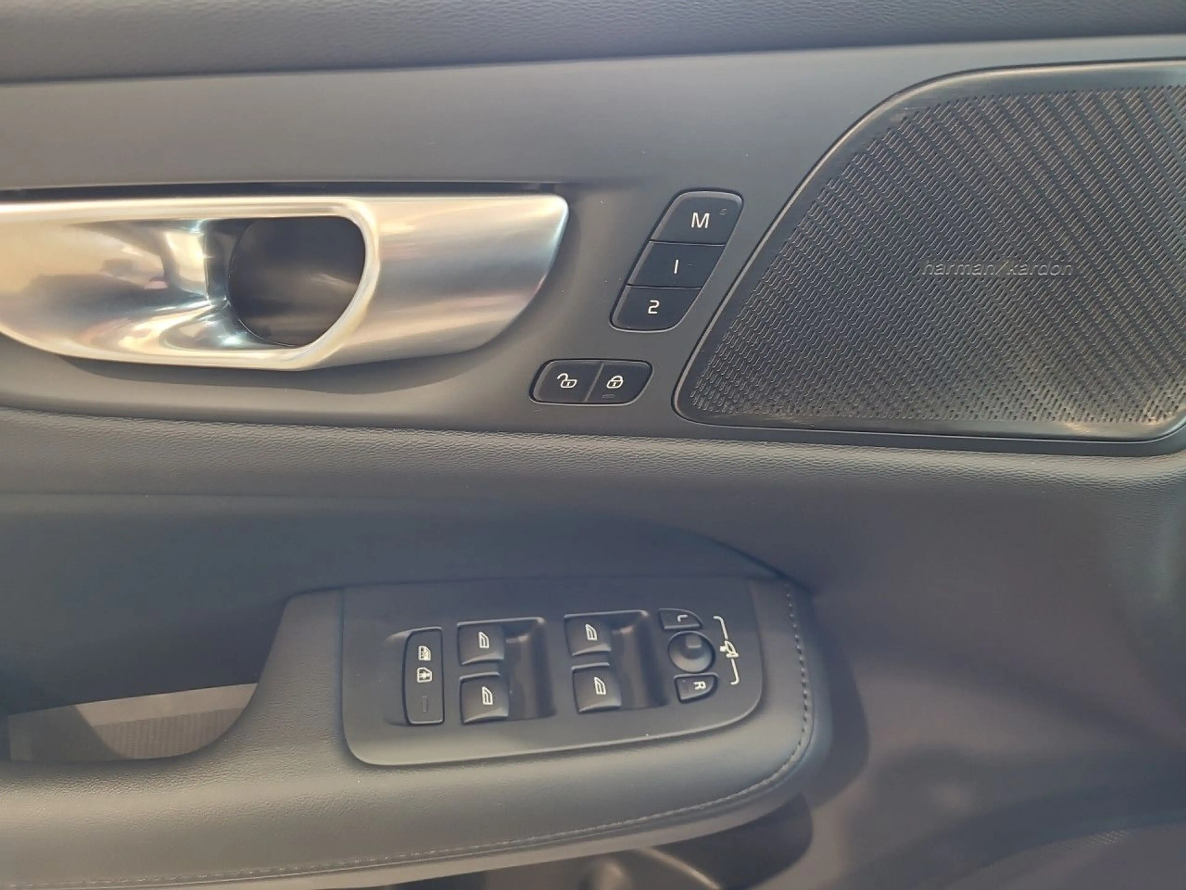 Volvo V60 Cross Country V60 CC Plus AWD Bluetooth Navi LED Vollleder Klima — photo 7