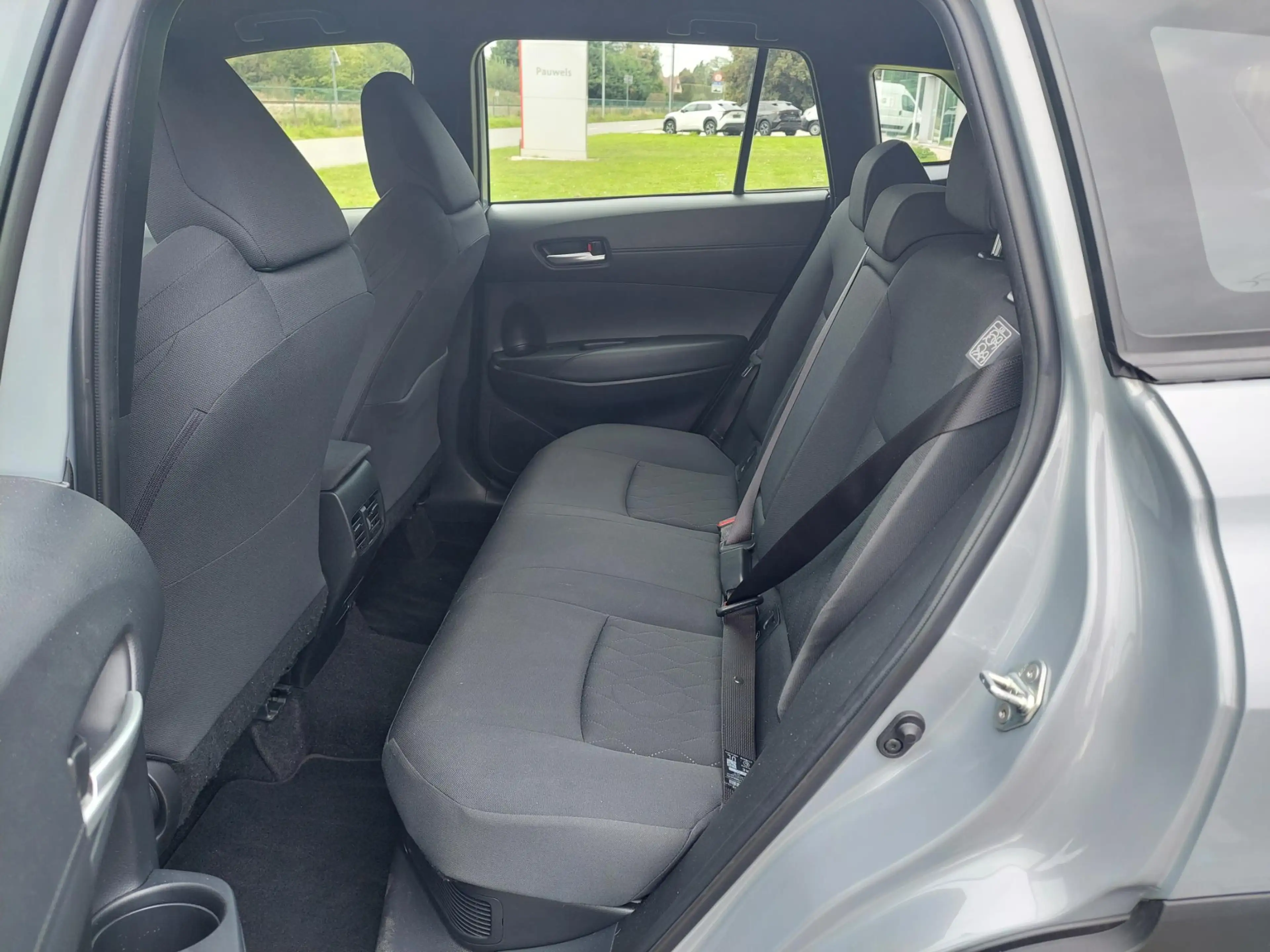 Toyota Corolla Cross 1.8 Hybrid 140 pk Dynamic e-CVT — photo 15