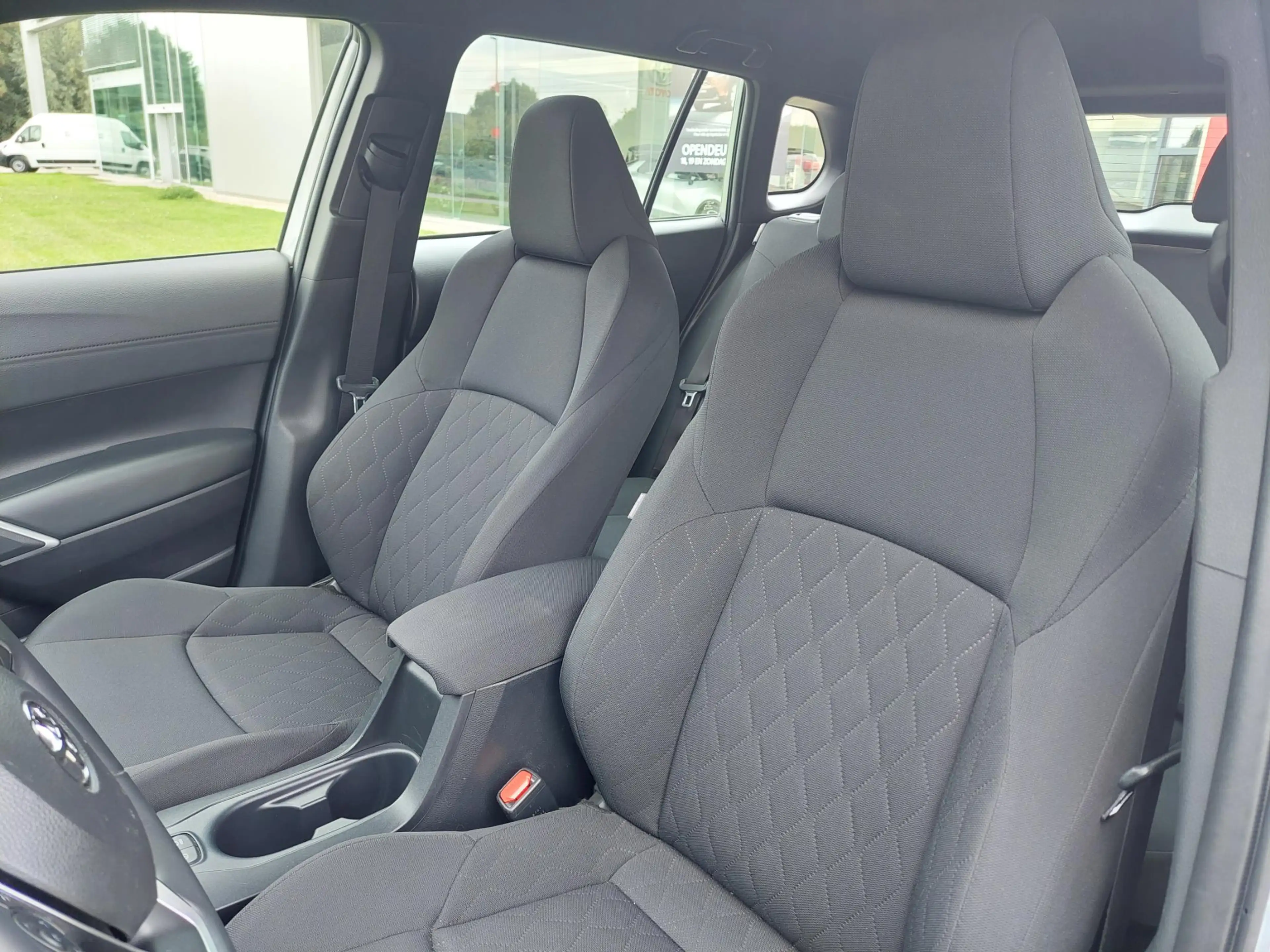 Toyota Corolla Cross 1.8 Hybrid 140 pk Dynamic e-CVT — photo 14