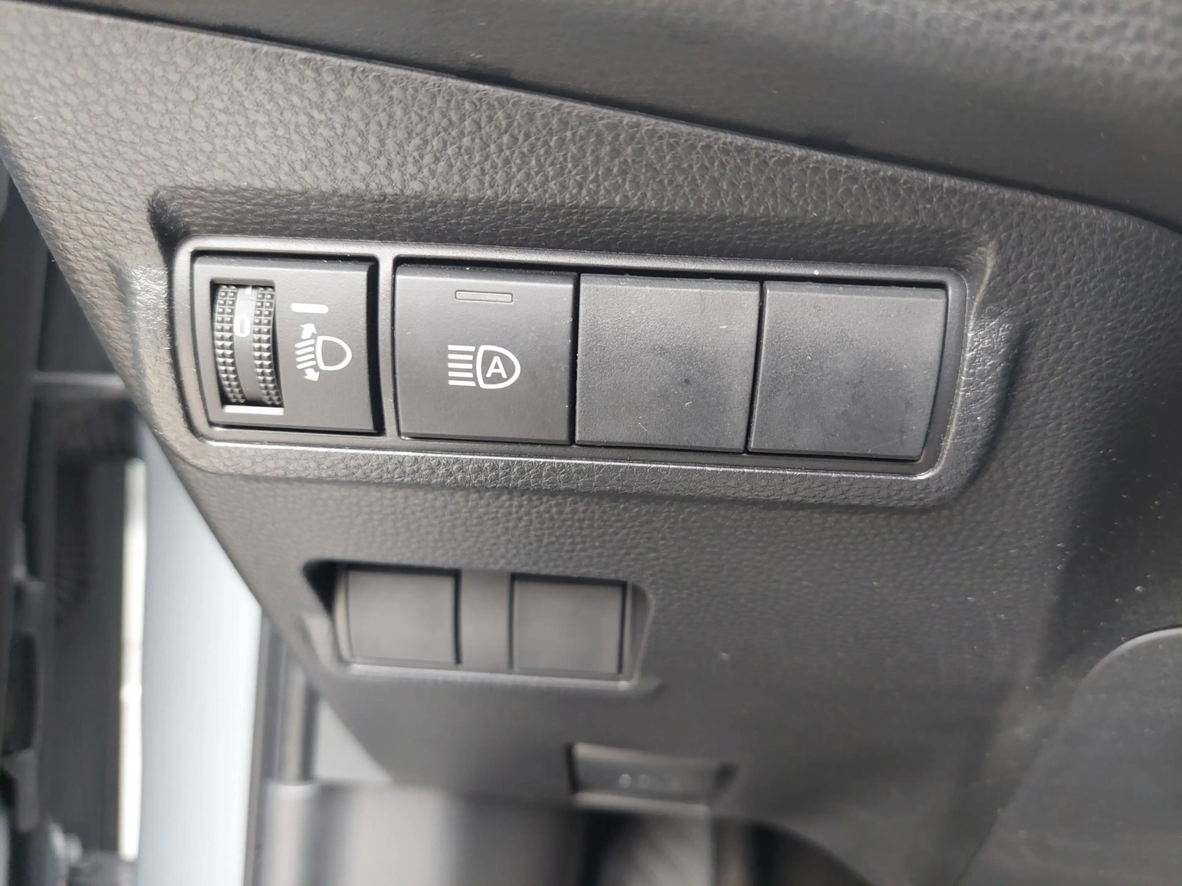Toyota Corolla Cross 1.8 Hybrid 140 pk Dynamic e-CVT — photo 26