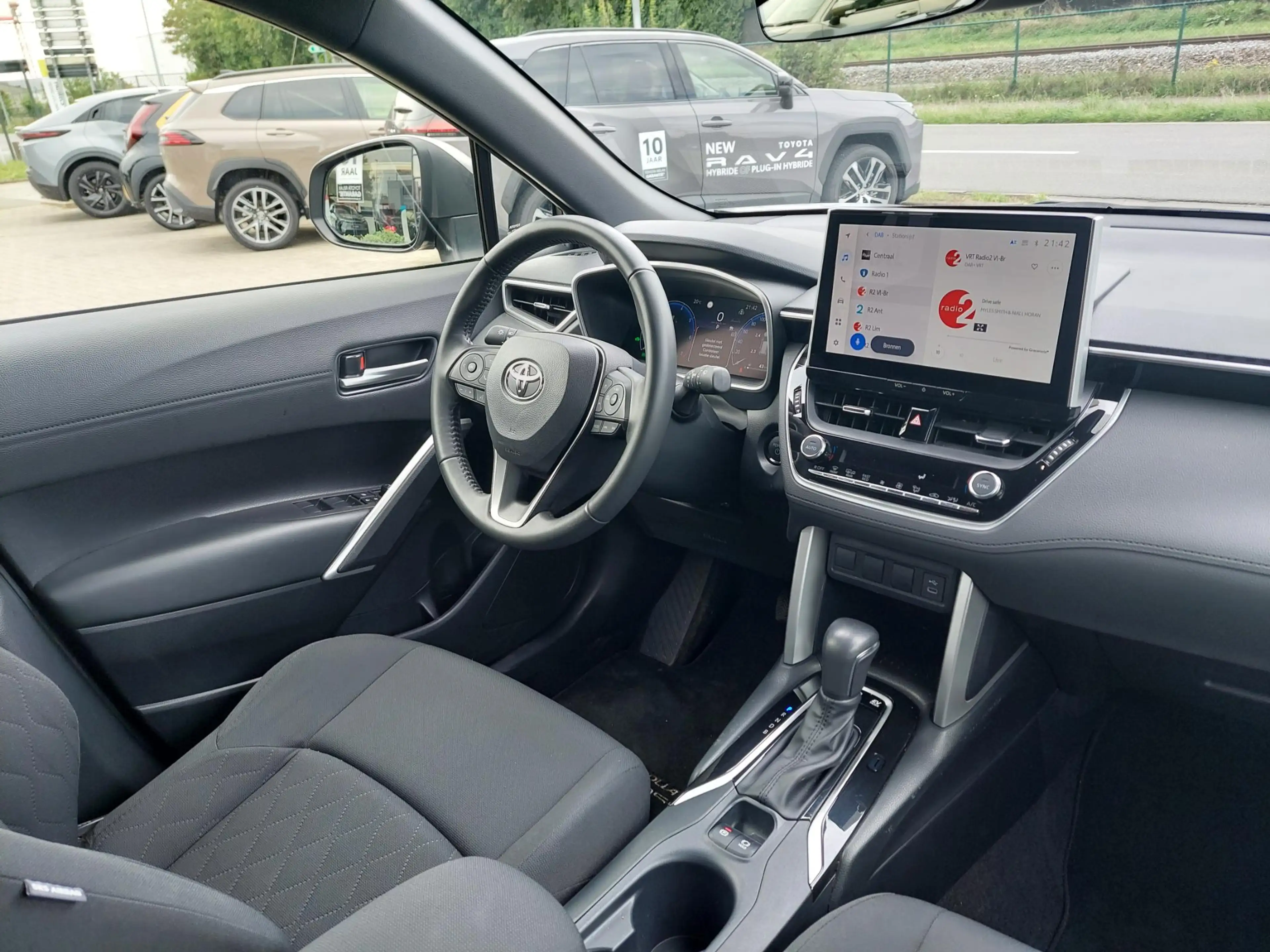 Toyota Corolla Cross 1.8 Hybrid 140 pk Dynamic e-CVT — photo 16