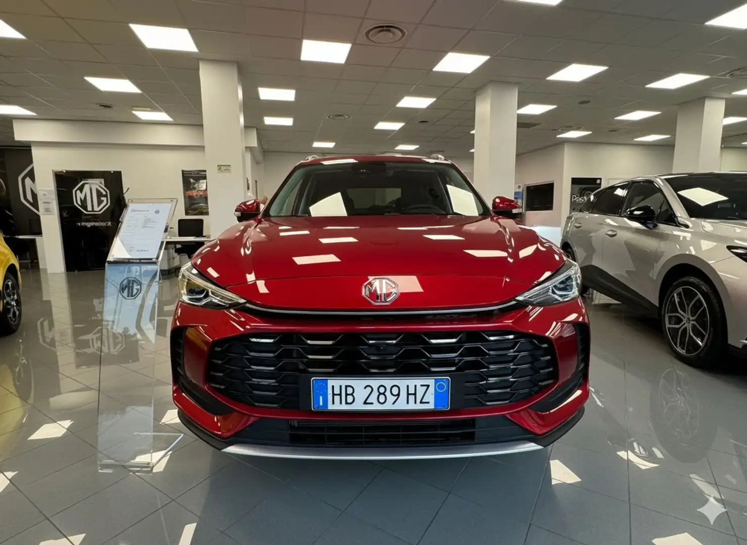 MG ZS 1.5 HYBRID+ LUXURY Rosso - 2