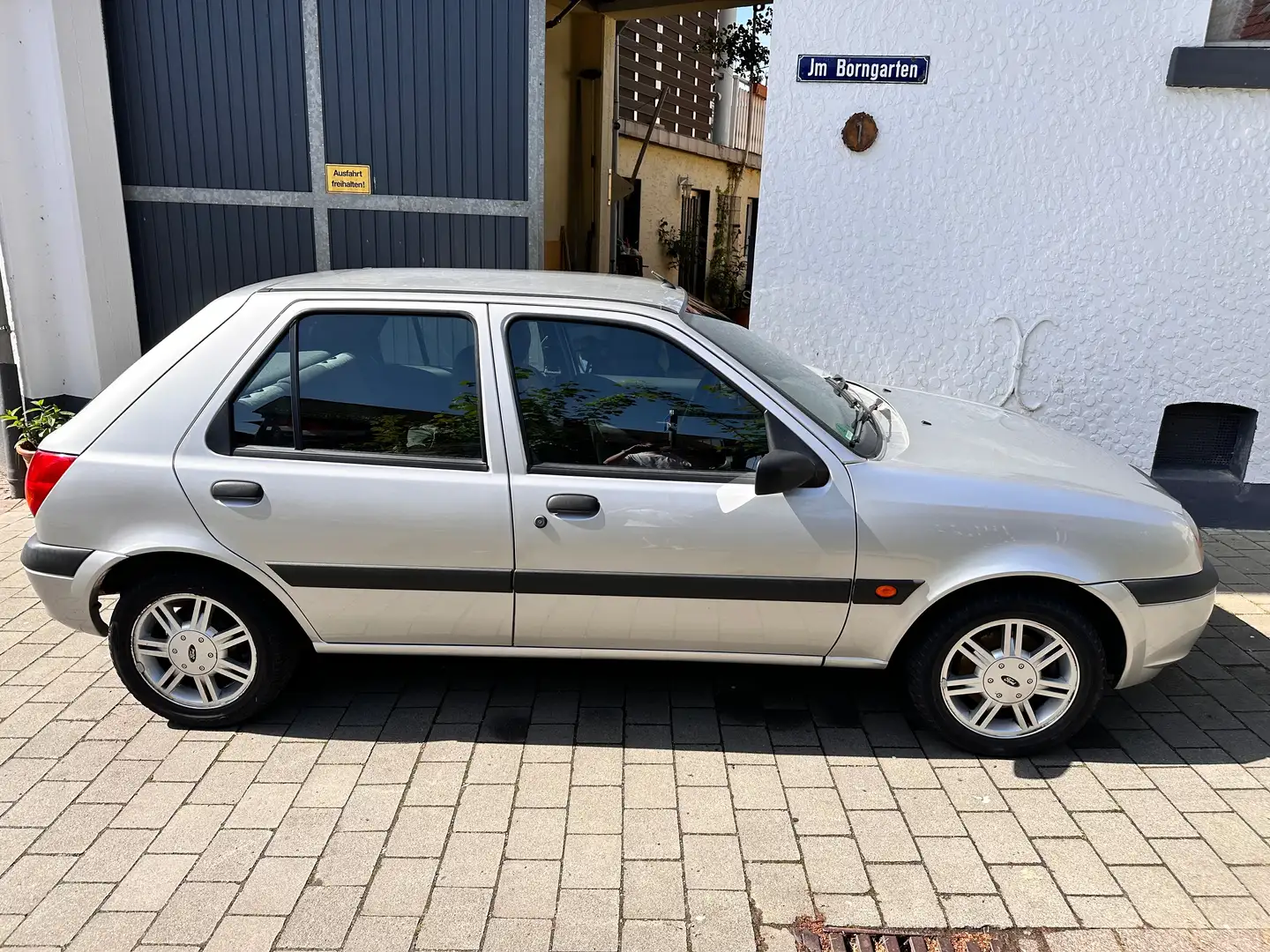 Ford Fiesta Fiesta Futura 2 Silber - 2