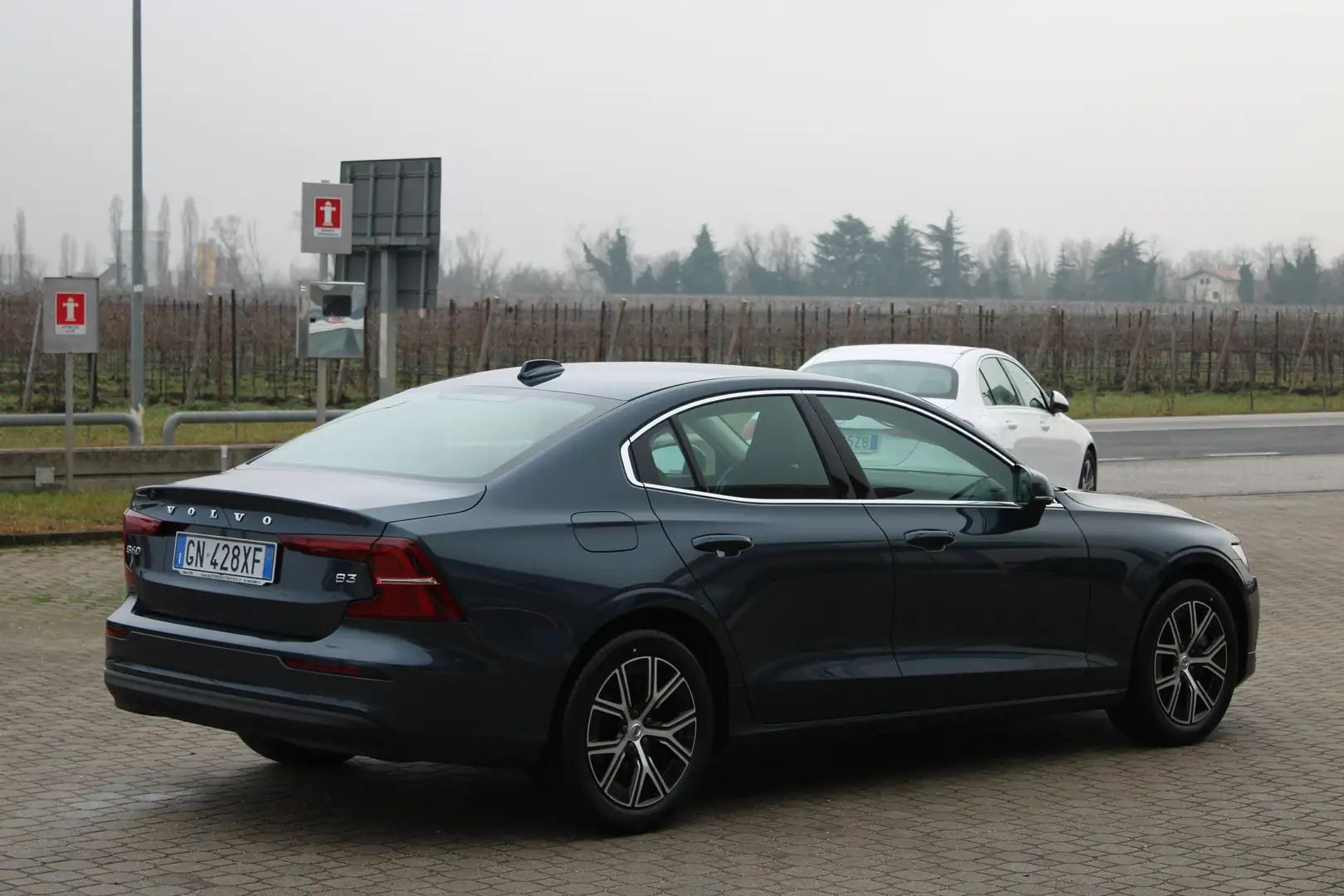 Volvo S60 2000 B3 163CV Mild-Hybrid Core Automatico Km. Zero Kék - 2