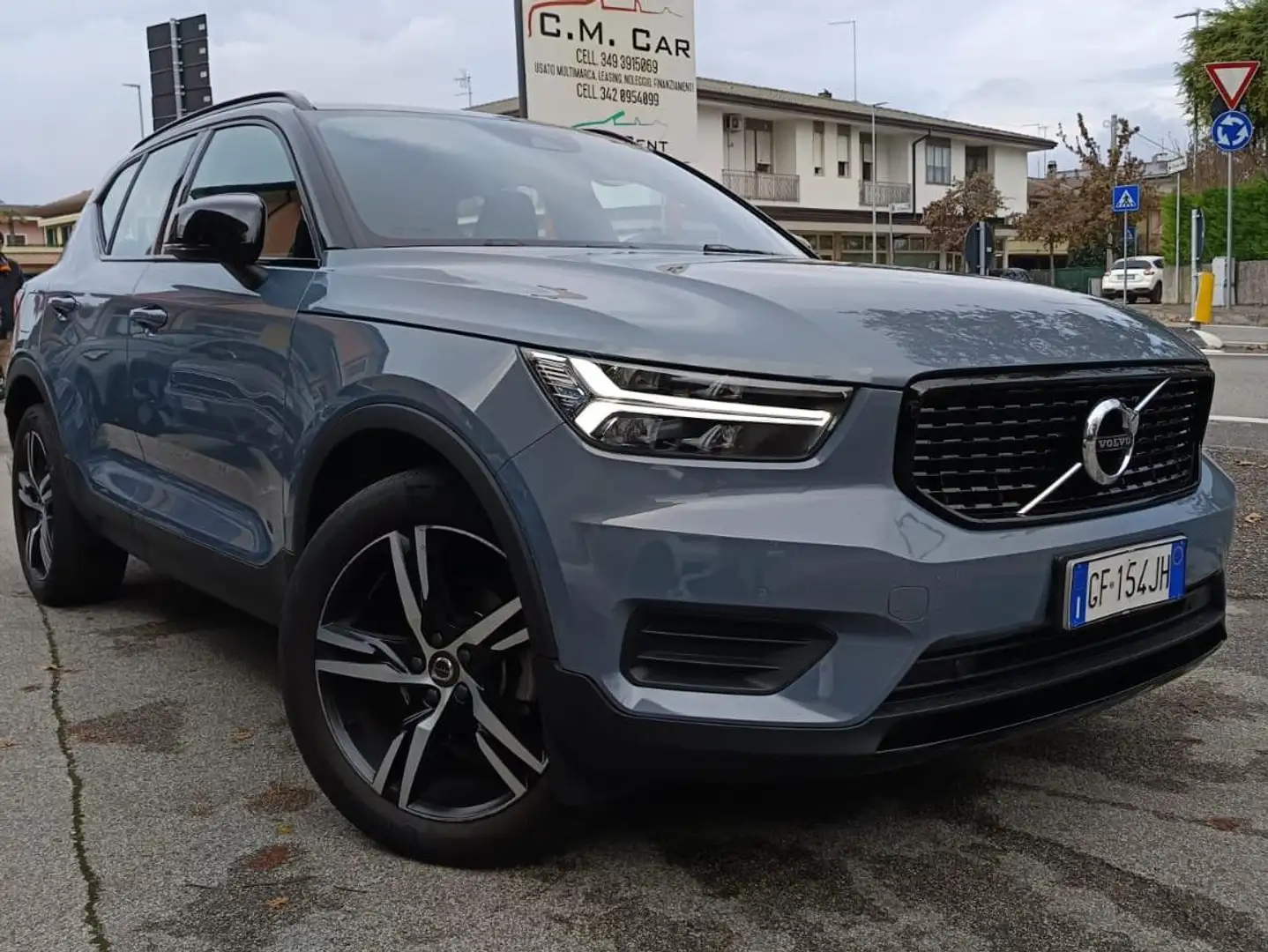 Volvo XC40 1.5 t3 Momentum 163cv auto my21 Gris - 1