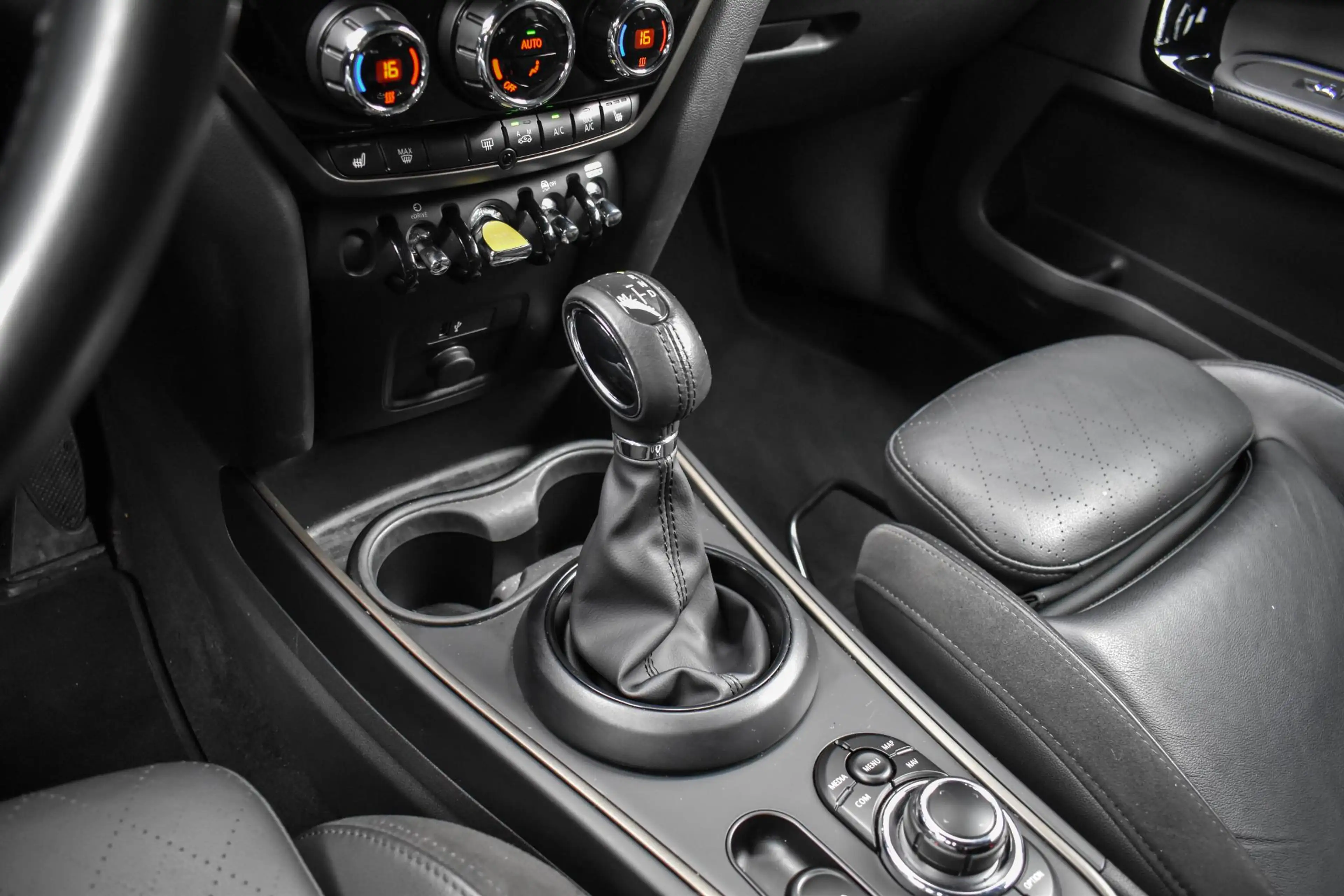 MINI Cooper SE Countryman 1.5 ALL4 Classic stoelverwarming Carpla — photo 30