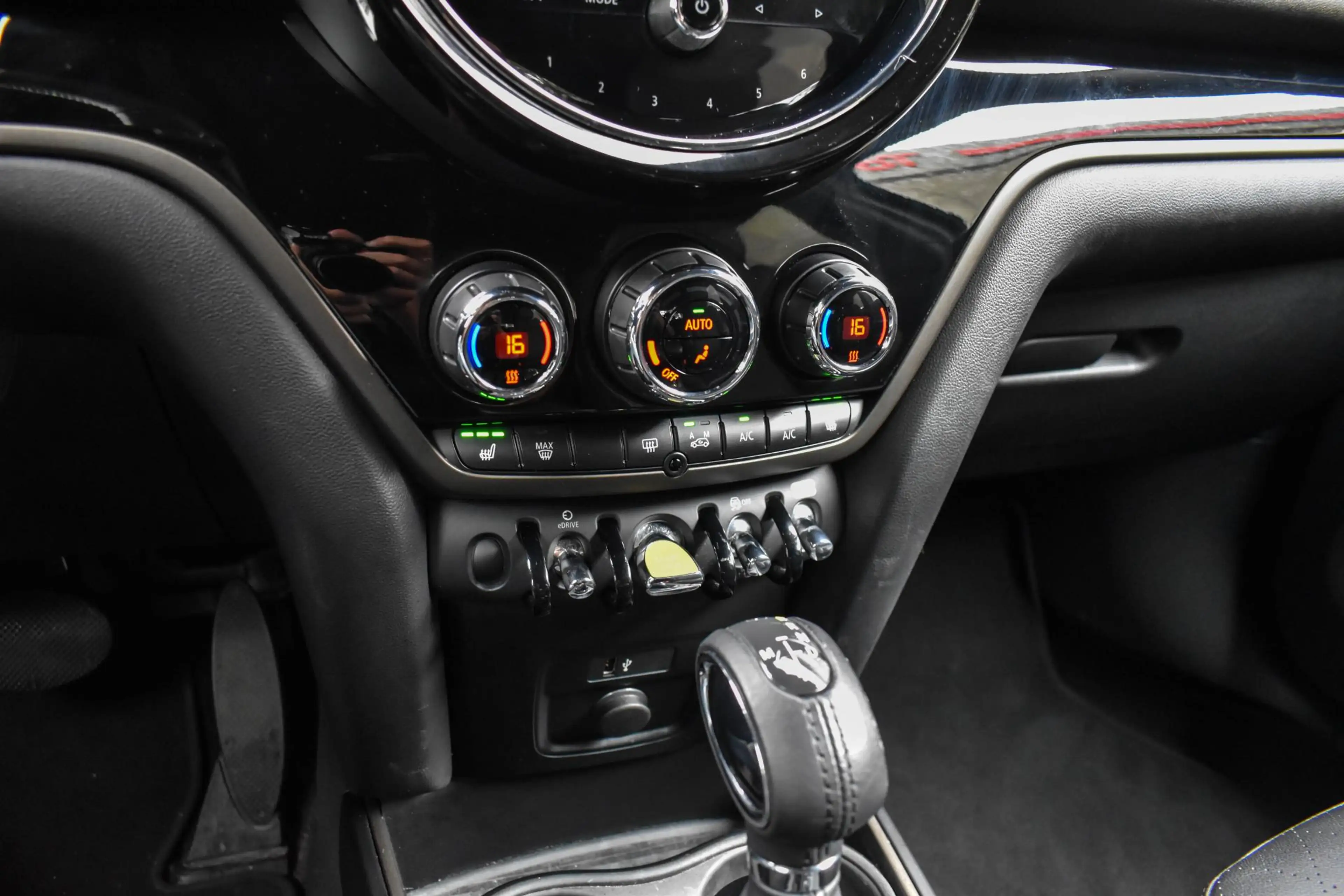MINI Cooper SE Countryman 1.5 ALL4 Classic stoelverwarming Carpla — photo 27