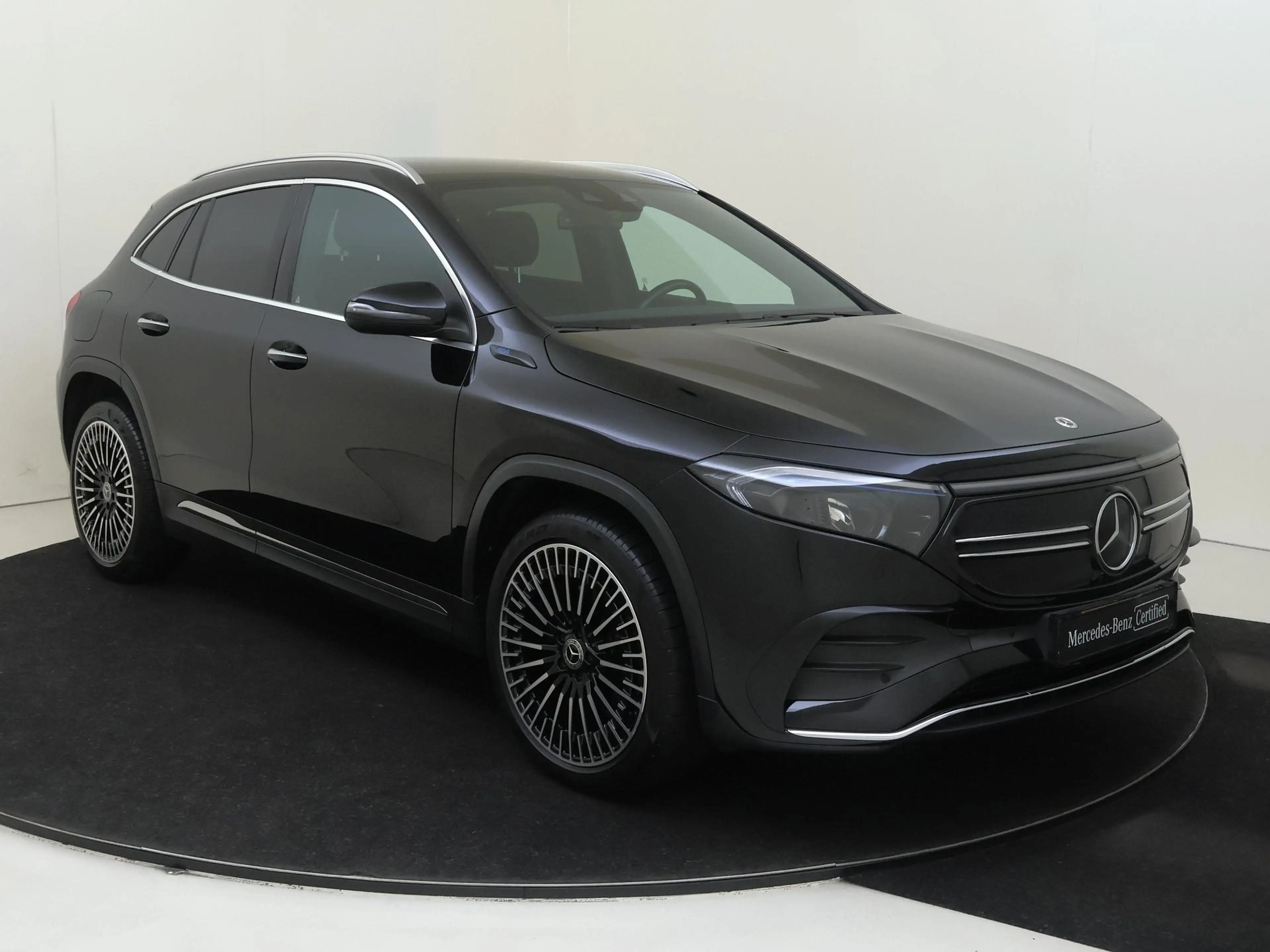 Mercedes-Benz EQA 350 4MATIC Edition 1 67 kWh / AMG/ 20 inch/ DISTRONIC/ — photo 2