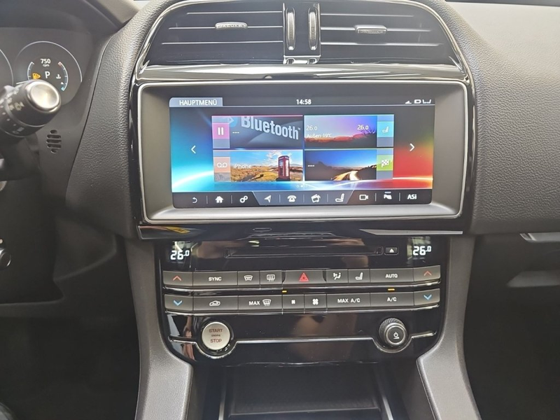 Jaguar F-Pace 20d AWD Prestige Aut. — photo 11