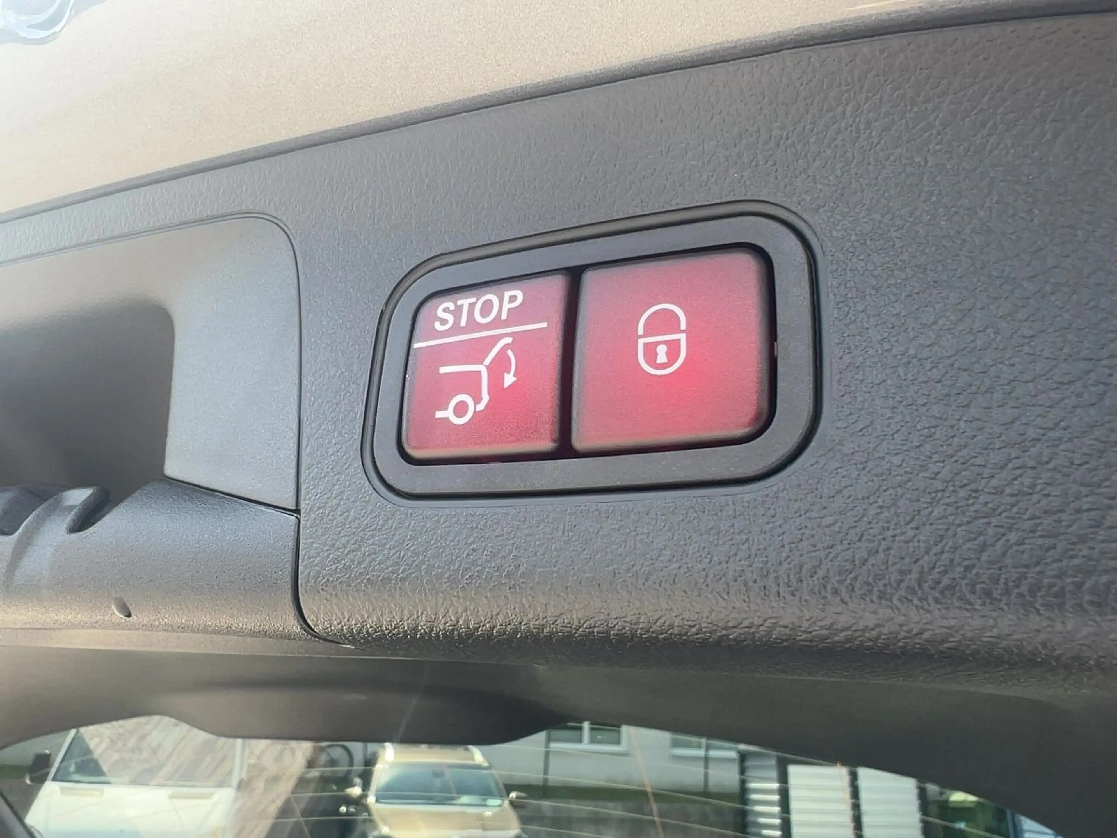 Mercedes-Benz EQA 300 4MATIC *KeyGo*Shz*LED*Ambi*MBUX*eHeck* — photo 10