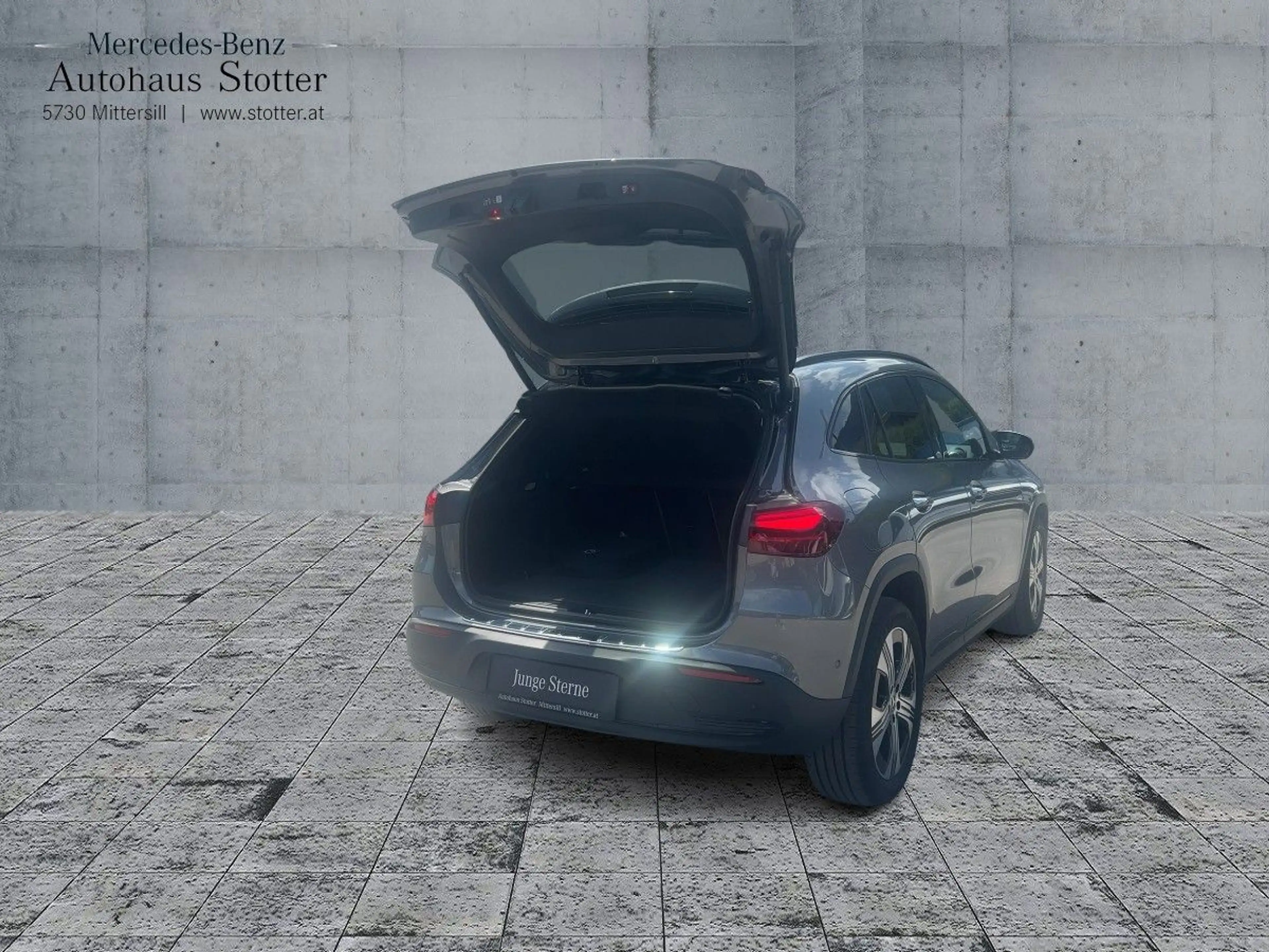 Mercedes-Benz EQA 300 4MATIC *KeyGo*Shz*LED*Ambi*MBUX*eHeck* — photo 12
