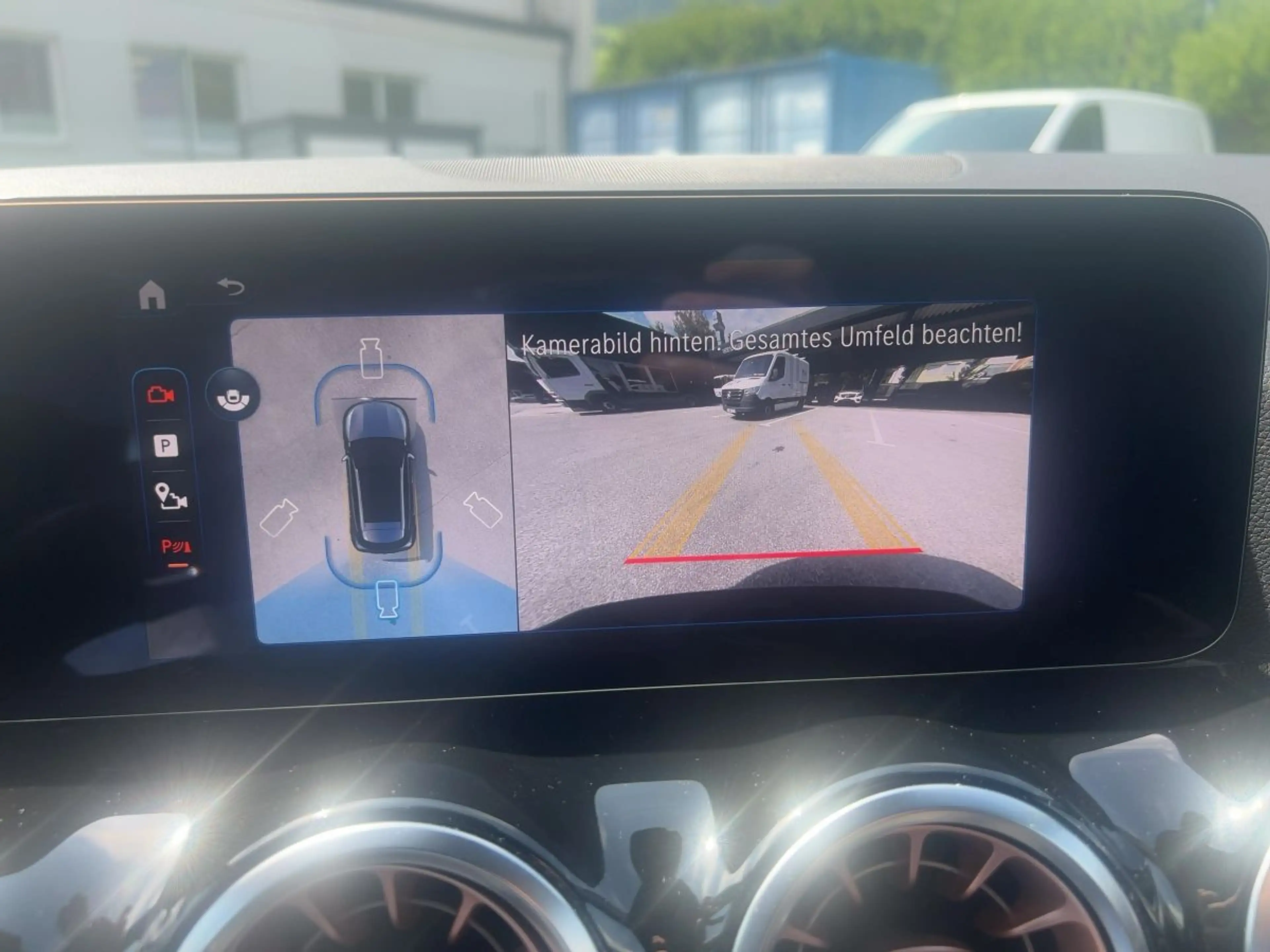 Mercedes-Benz EQA 300 4MATIC *KeyGo*Shz*LED*Ambi*MBUX*eHeck* — photo 13
