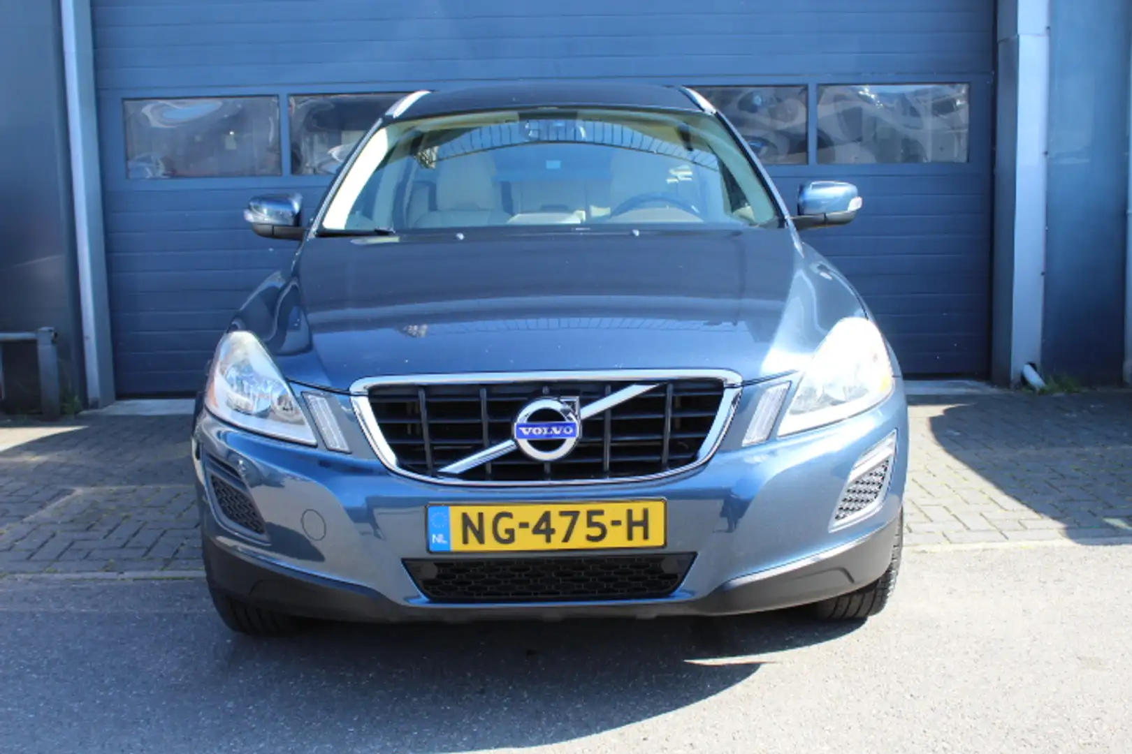 Volvo XC60 2.0T Momentum Automaat Leder, Climatecontrol, Crui Blauw - 2