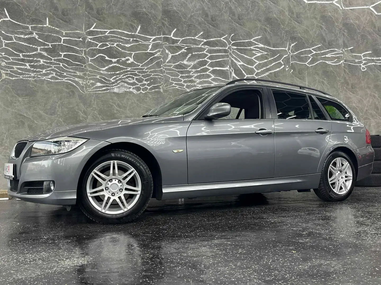 BMW 318 318i Grau - 2
