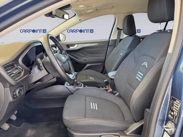 Ford Focus view 9