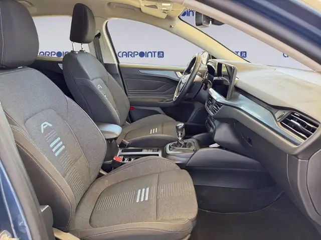 Ford Focus view 15