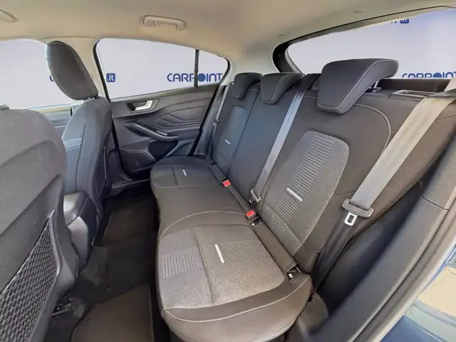 Ford Focus view 13