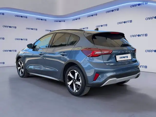 Ford Focus view 3