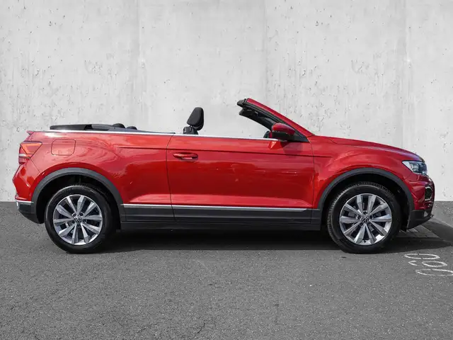 Volkswagen T-Roc view 5