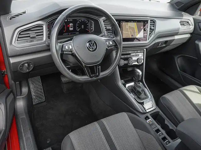 Volkswagen T-Roc view 9