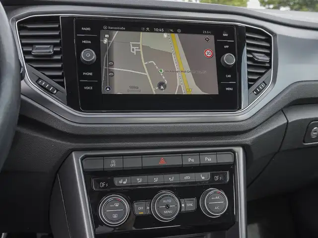 Volkswagen T-Roc view 11