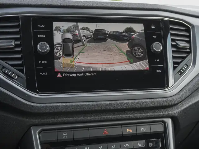 Volkswagen T-Roc view 12