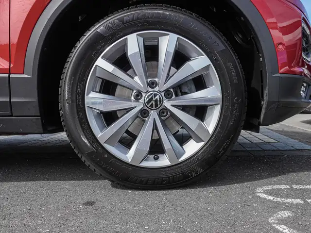 Volkswagen T-Roc view 7