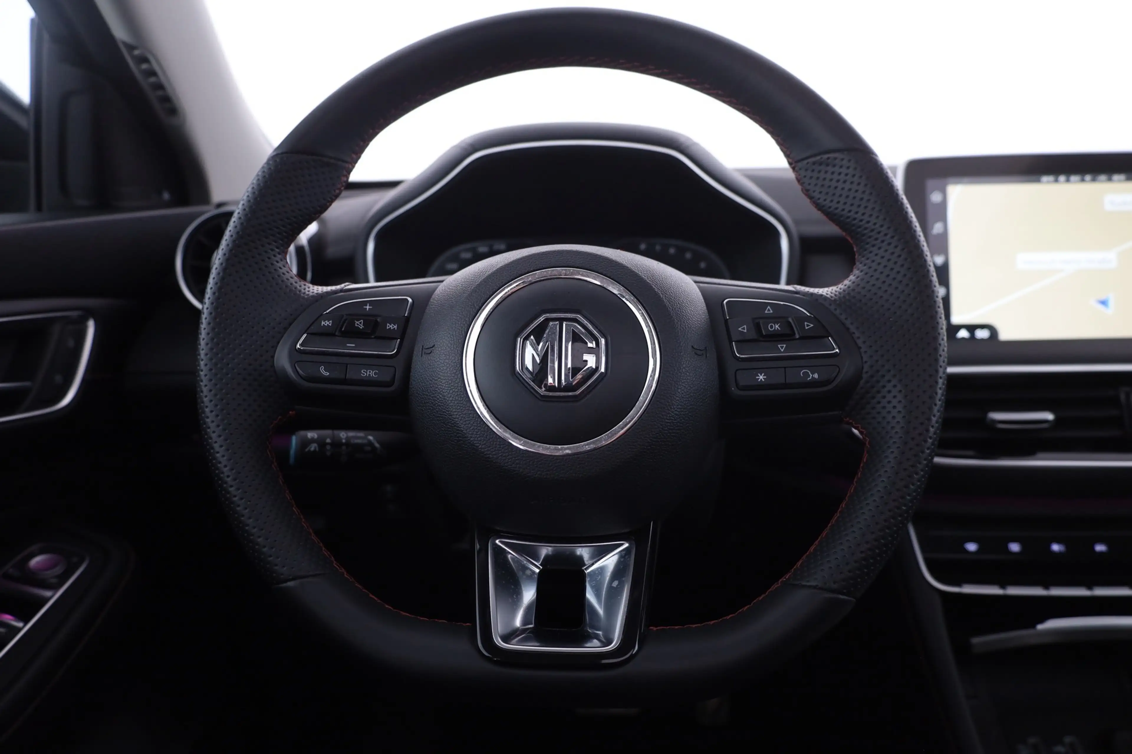 MG HS 1.5 Luxury LED Panorama ACC 360° Leder DAB — photo 15
