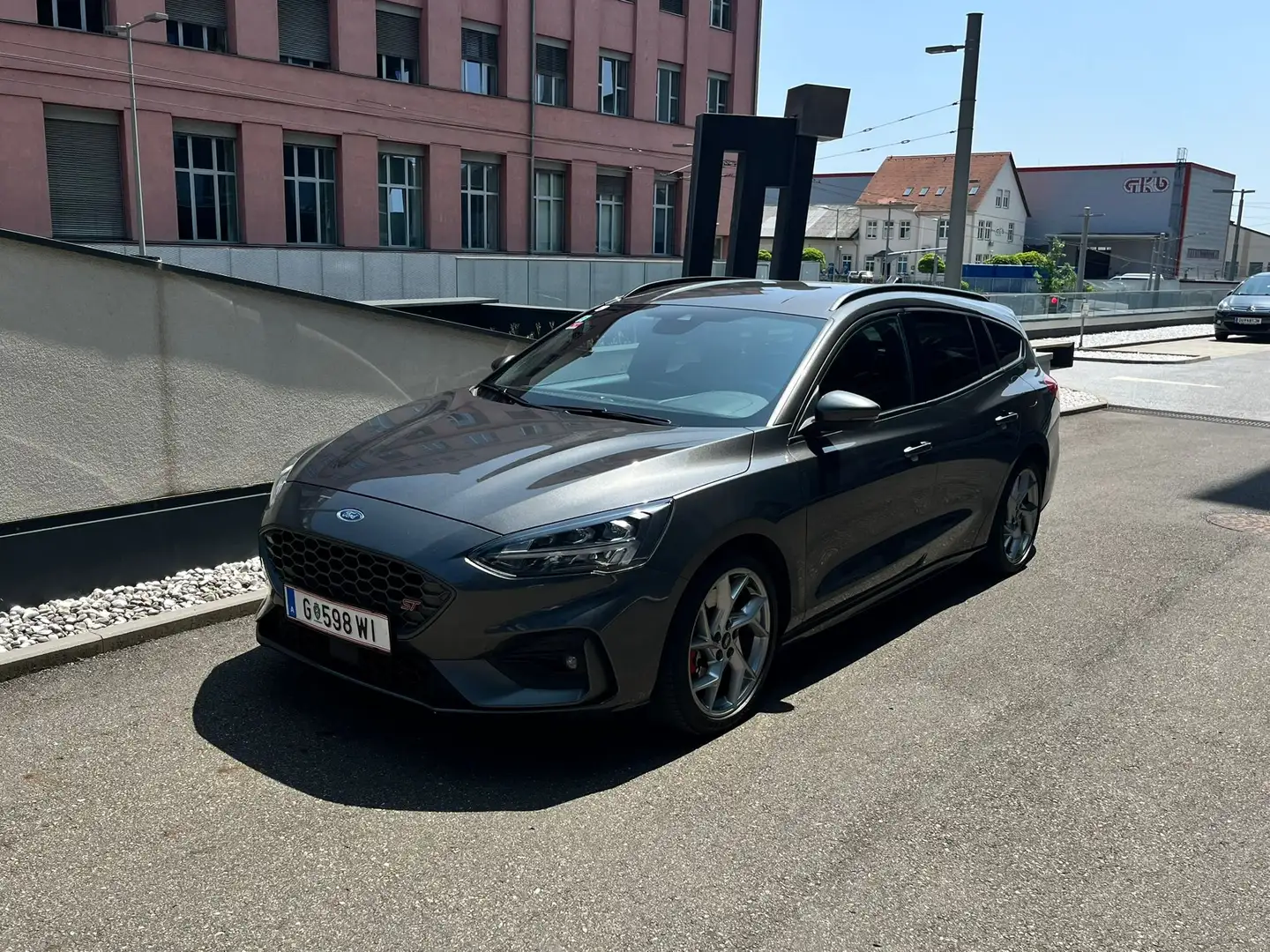 Ford Focus Ford Focus ST Turnier 2.3 EcoBoost Grau - 1