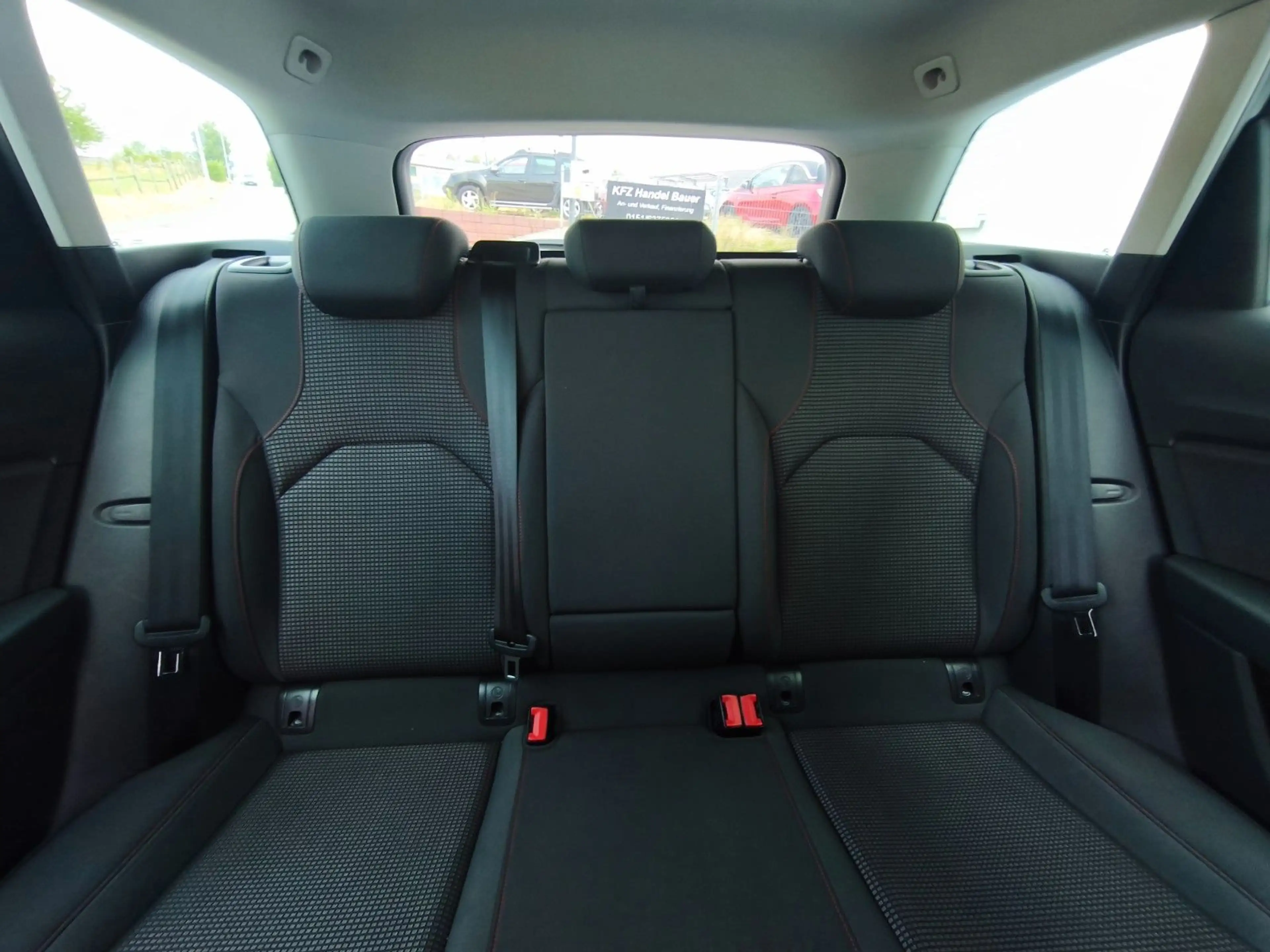 SEAT Leon ST FR, LED, PDC, NAVI, TEMPOMAT, TÜV NEU — photo 33