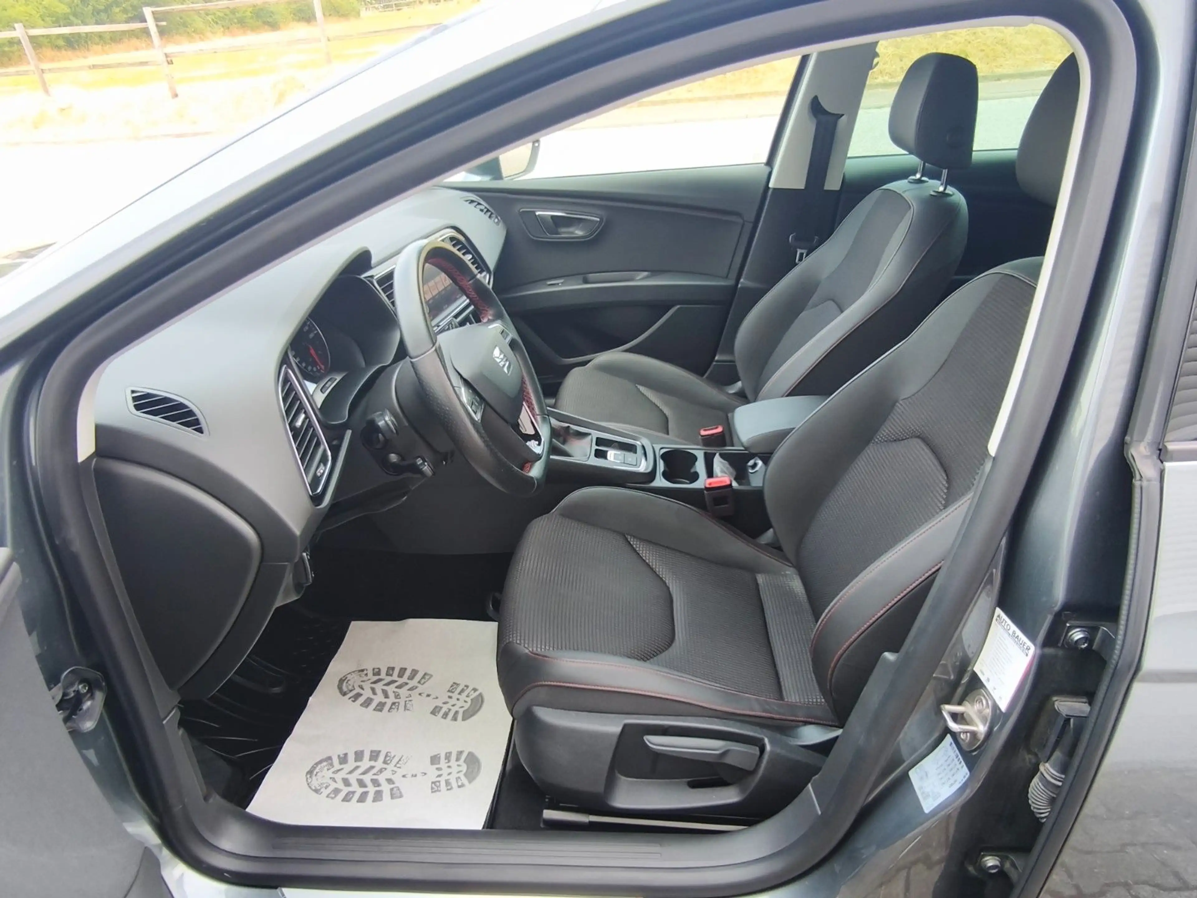 SEAT Leon ST FR, LED, PDC, NAVI, TEMPOMAT, TÜV NEU — photo 14