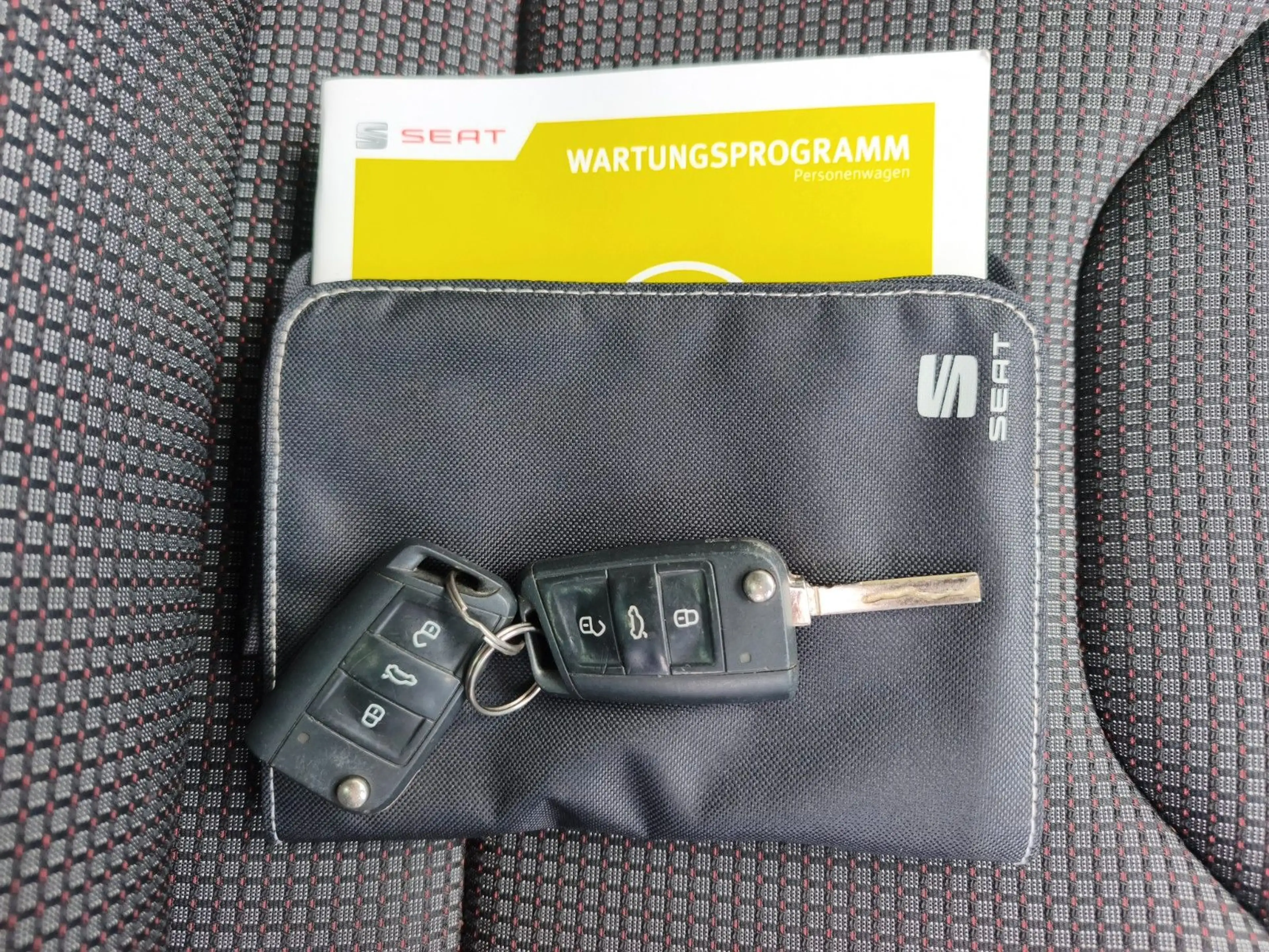 SEAT Leon ST FR, LED, PDC, NAVI, TEMPOMAT, TÜV NEU — photo 36
