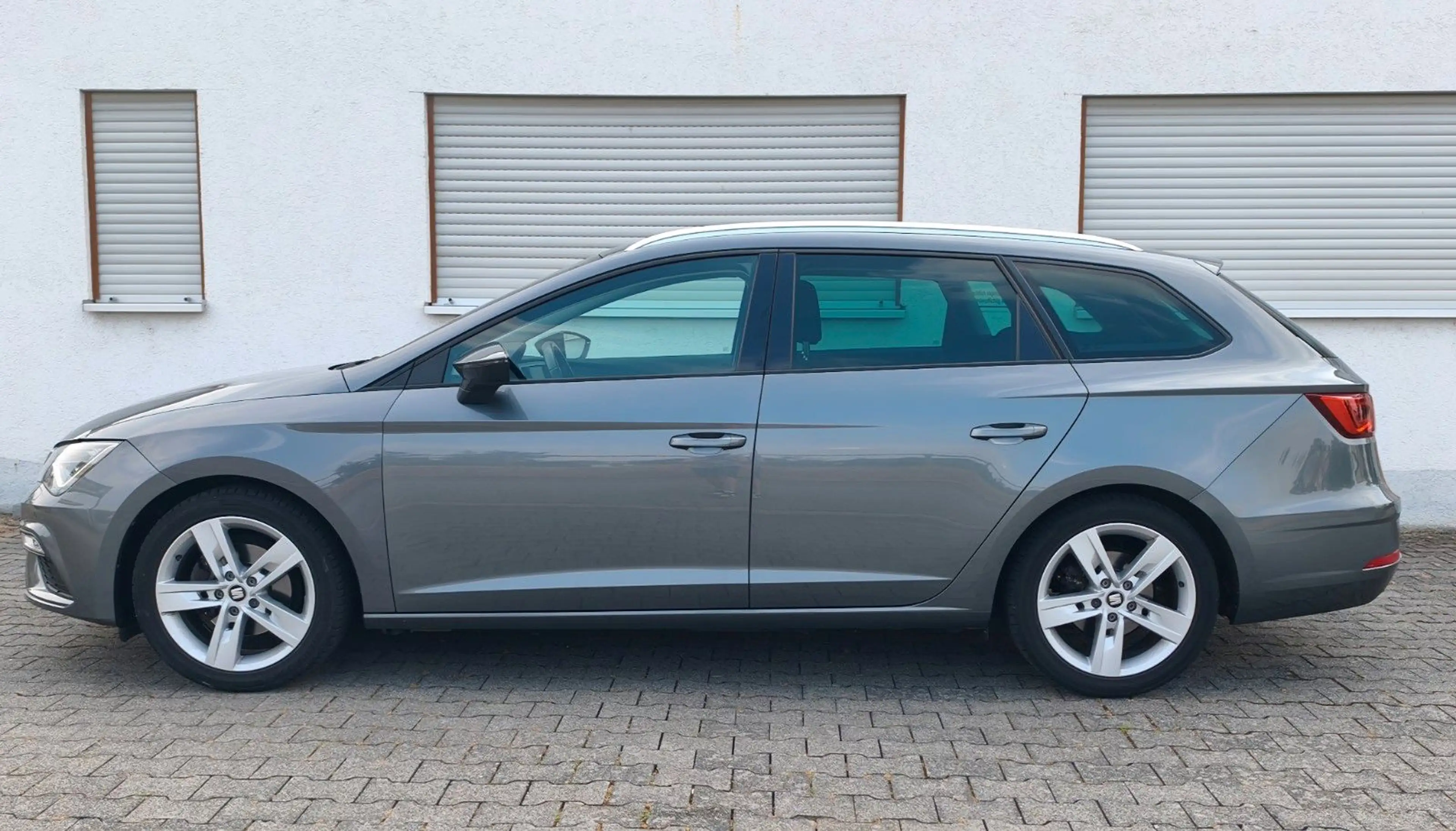 SEAT Leon ST FR, LED, PDC, NAVI, TEMPOMAT, TÜV NEU — photo 6