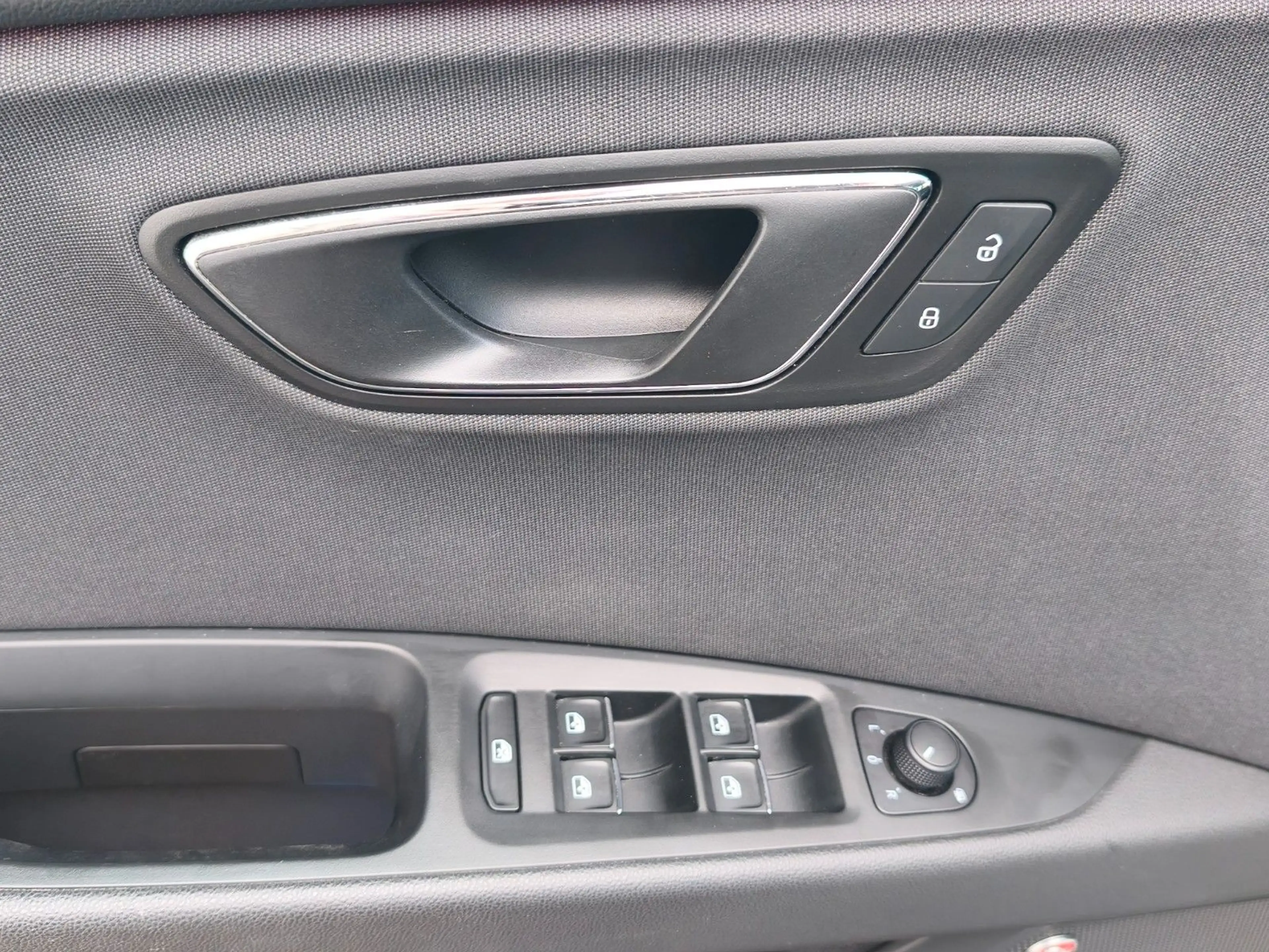 SEAT Leon ST FR, LED, PDC, NAVI, TEMPOMAT, TÜV NEU — photo 11