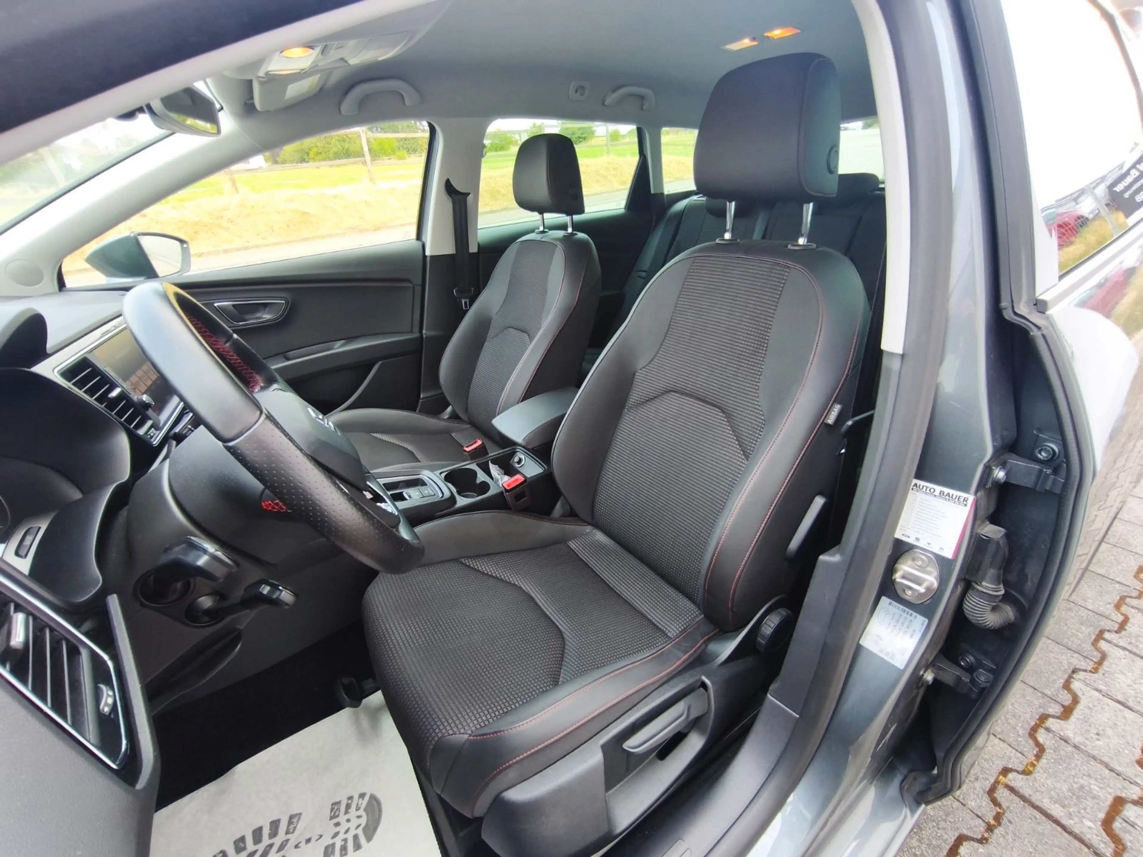 SEAT Leon ST FR, LED, PDC, NAVI, TEMPOMAT, TÜV NEU — photo 15
