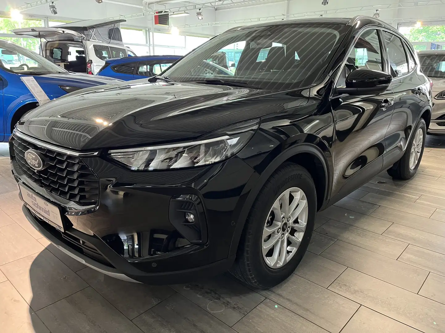 Ford Kuga Titanium Schwarz - 1
