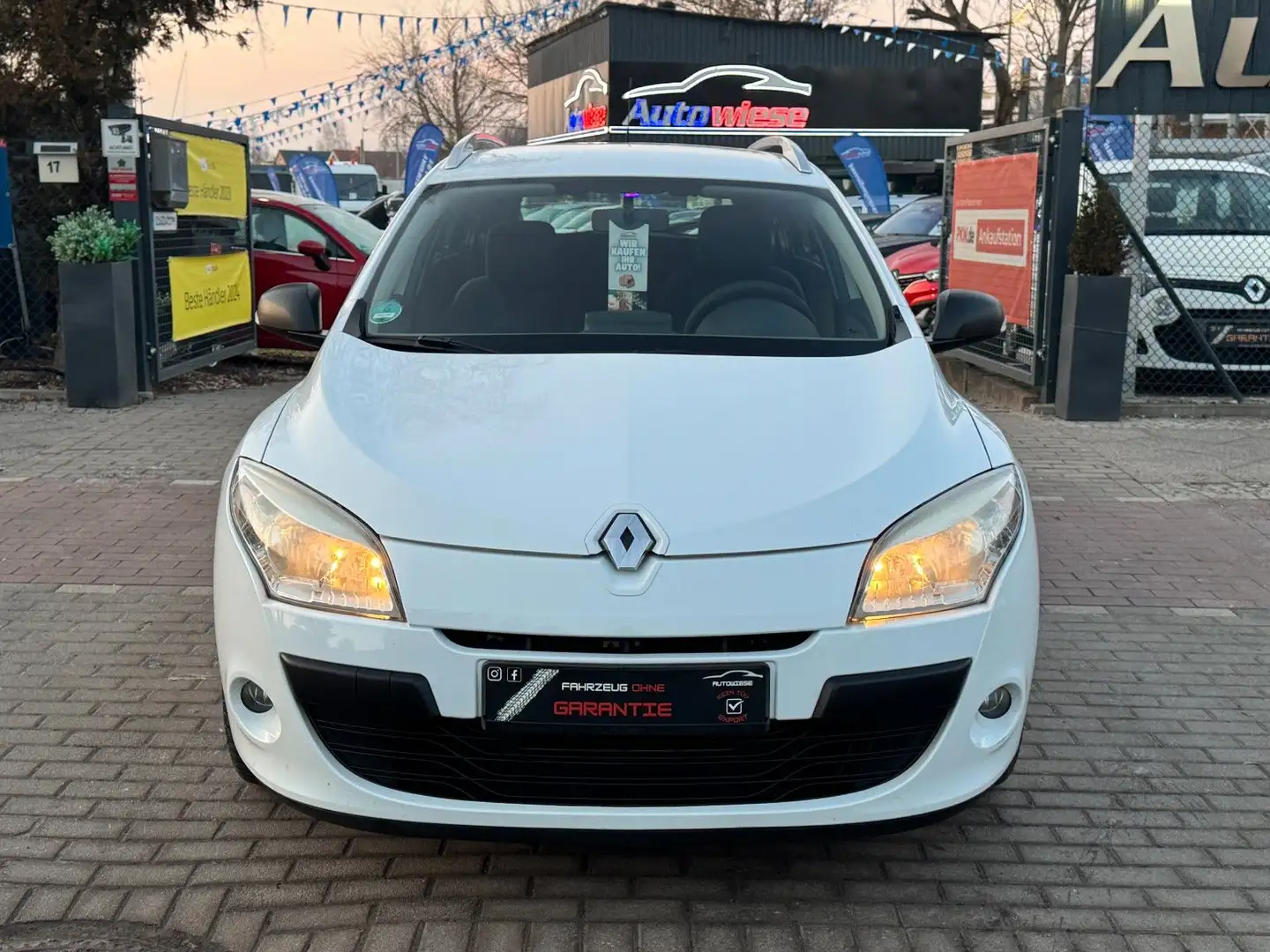 Renault Megane III Grandtour TomTom Edition1.6*Klima*SHZ Weiß - 2