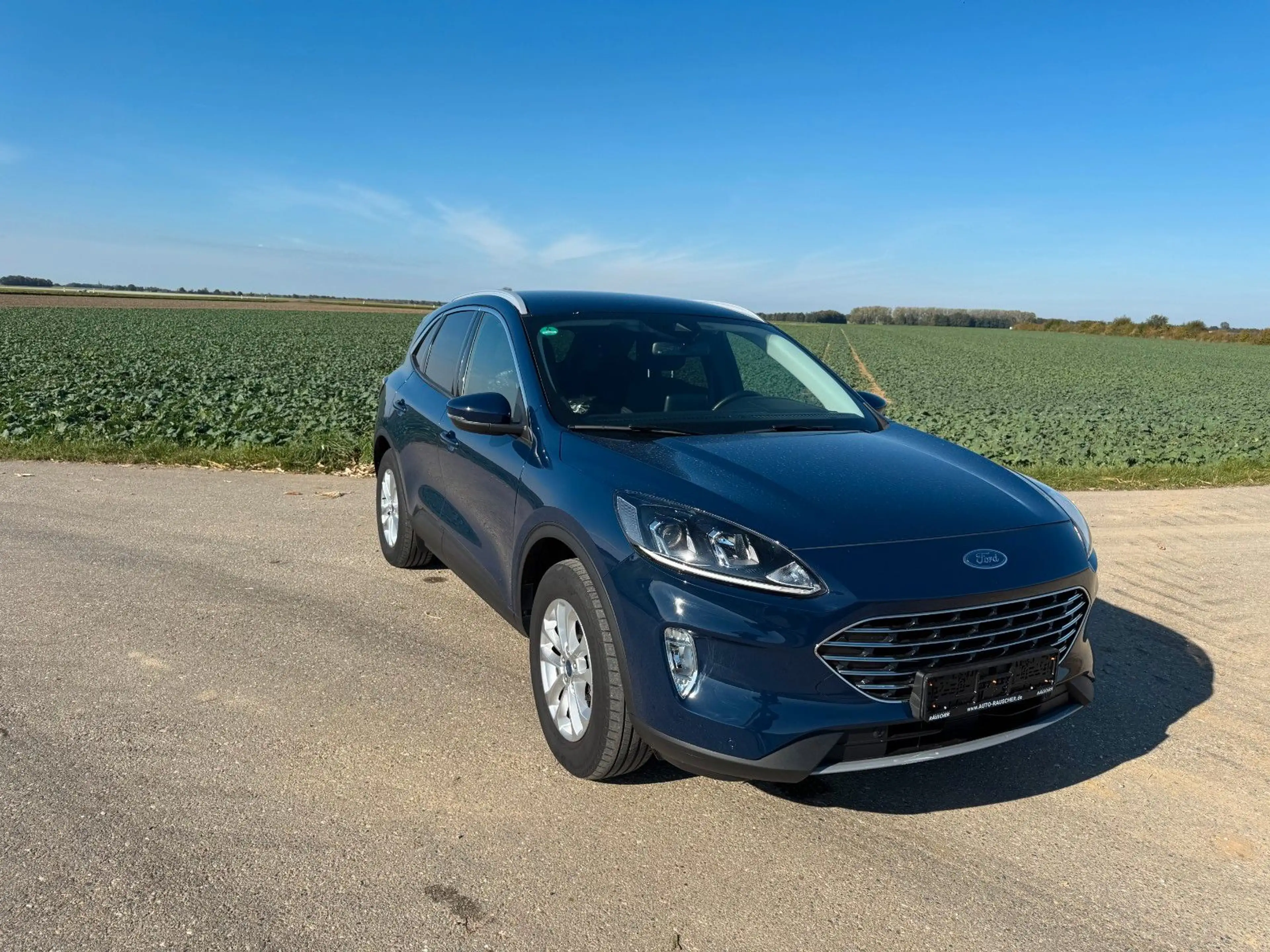 Ford Kuga Plug-In Hybrid Titanium — photo 6